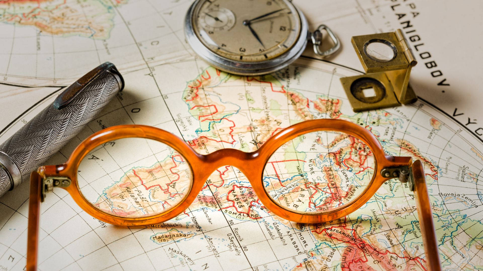 vintage amber glasses, detailed world map, pocket watch, Full HD Desktop Wallpaper