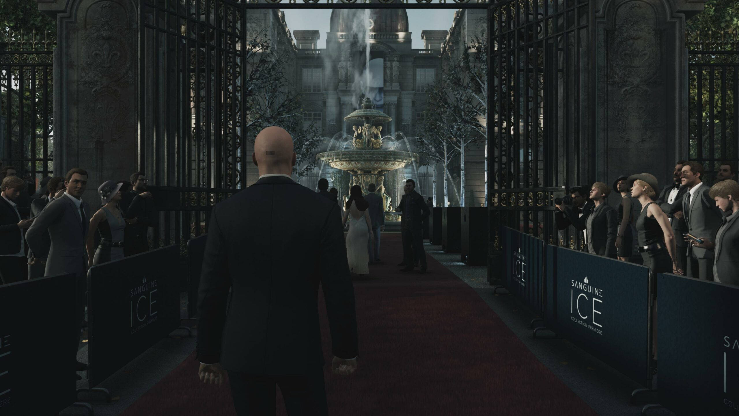 Hitman, black suit, red carpet, 2K Desktop Wallpaper