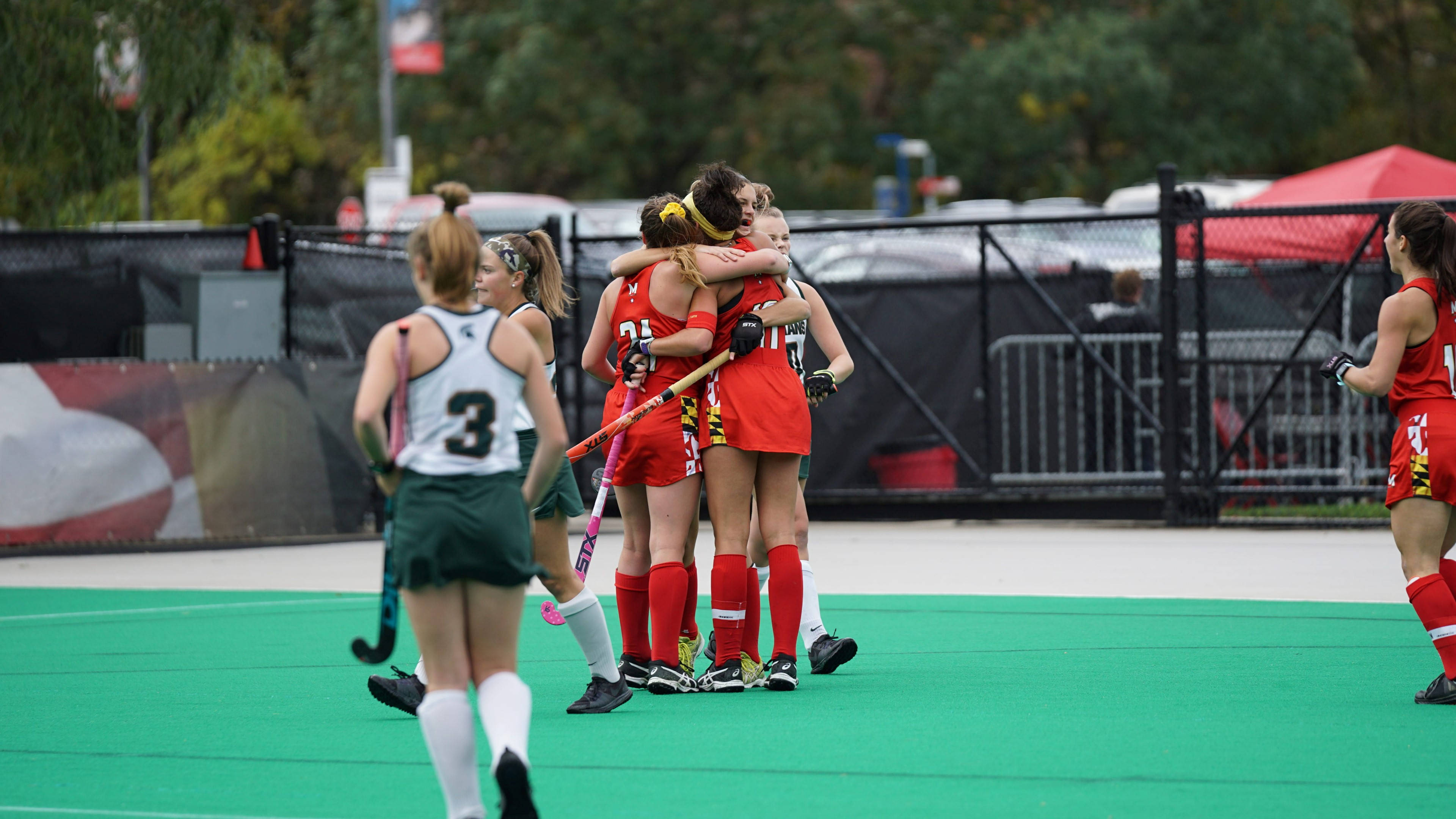 field hockey, girls team, red uniforms, 4K Desktop Wallpaper