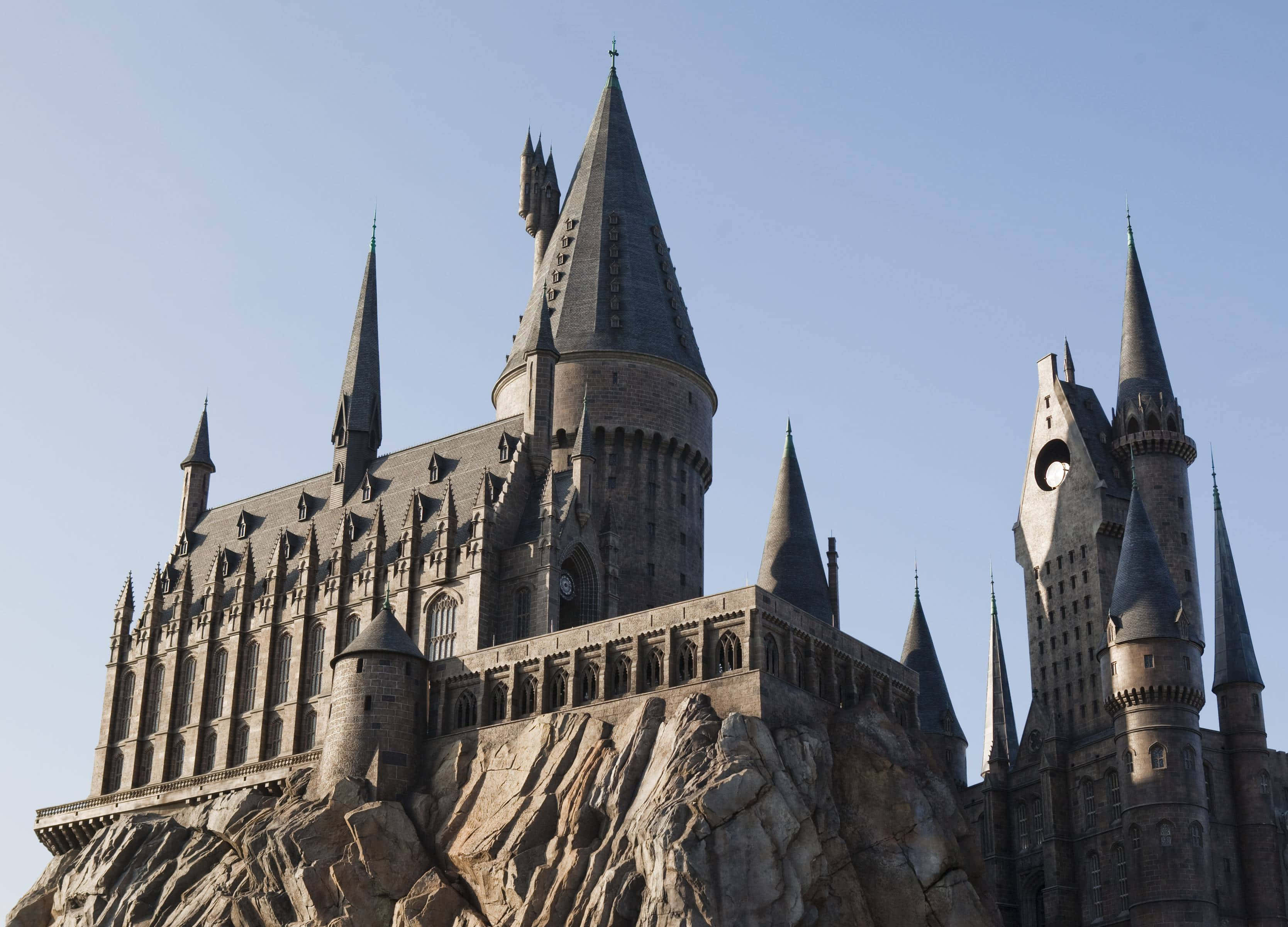 Hogwarts Castle, stone castle, towering spires, 2K Desktop Wallpaper