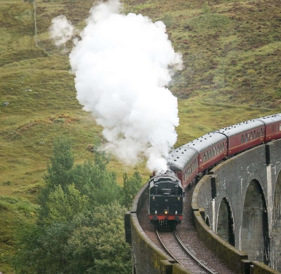 Hogwarts Express, steam train, stone viaduct, SD Desktop Wallpaper
