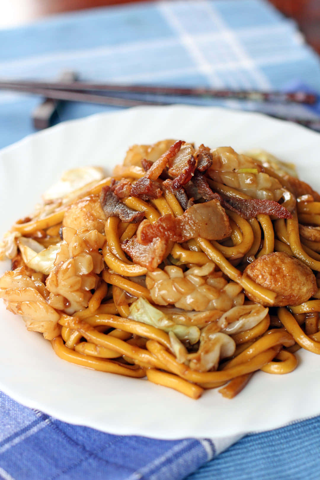 Hokkien Mee, dark soy sauce, chicken bacon, HD Phone Wallpaper