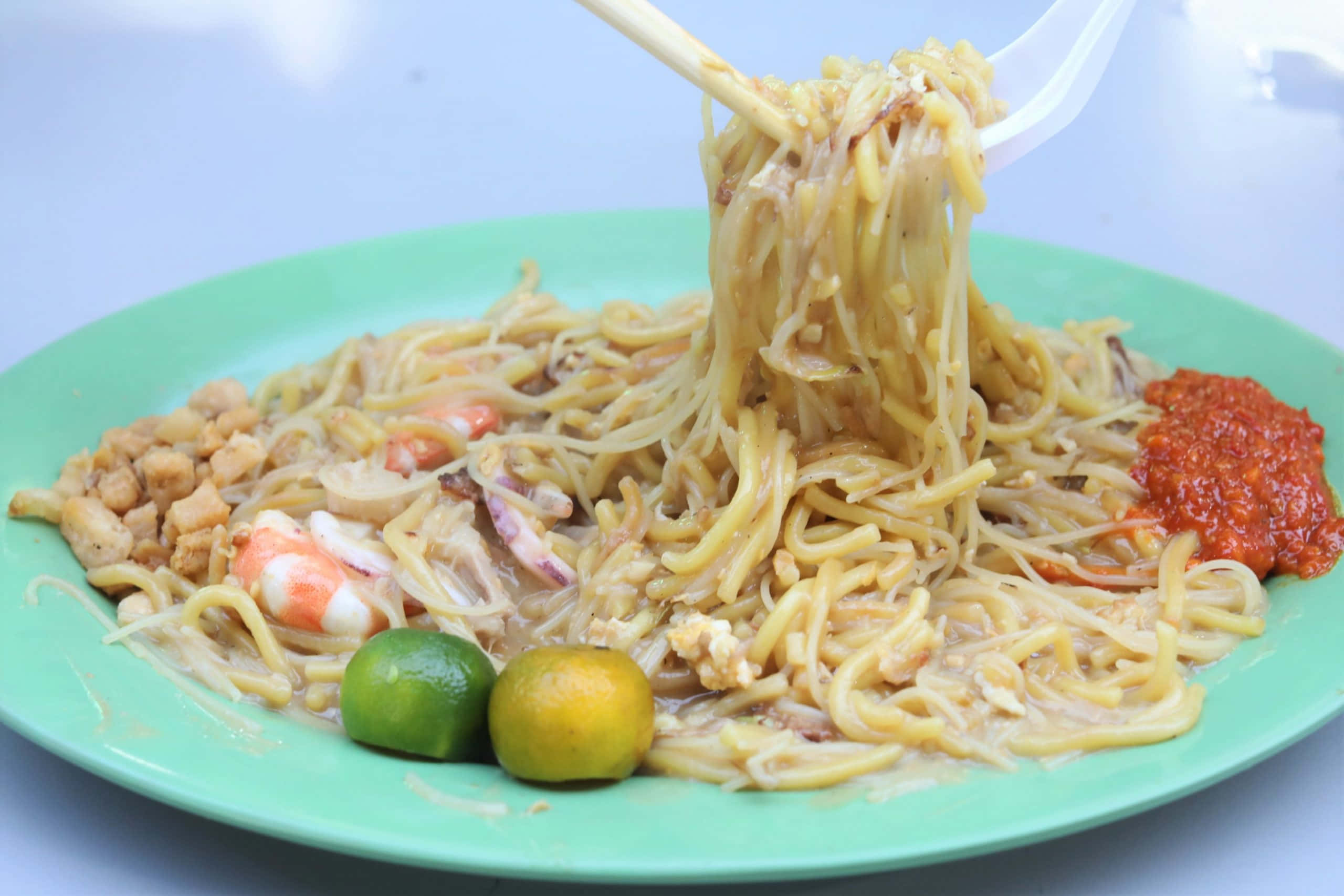 Hokkien Mee, shrimp peanuts chili sauce, limes, 2K Desktop Wallpaper
