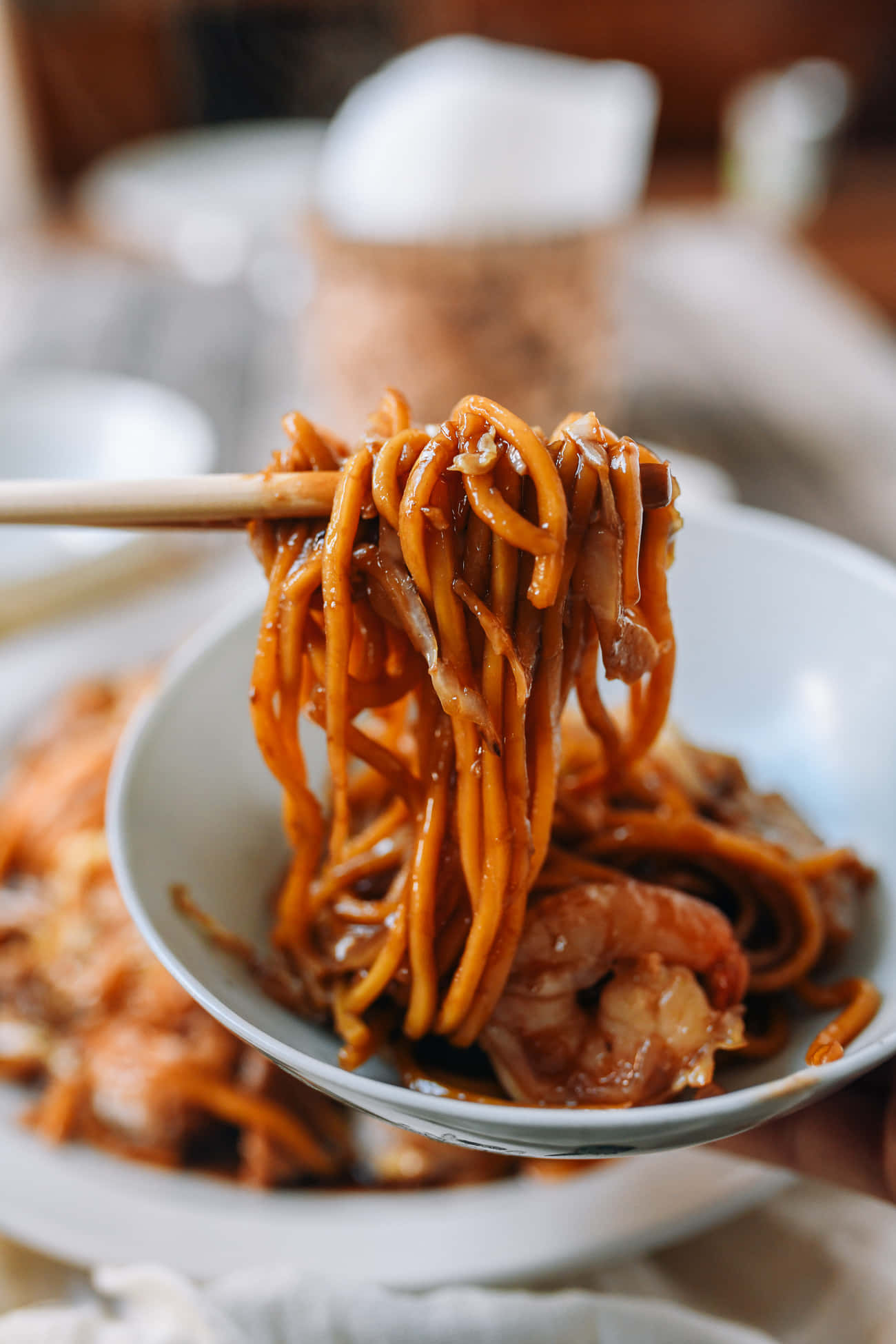Hokkien Mee, small bowl, glossy brown noodles, Full HD Phone Wallpaper