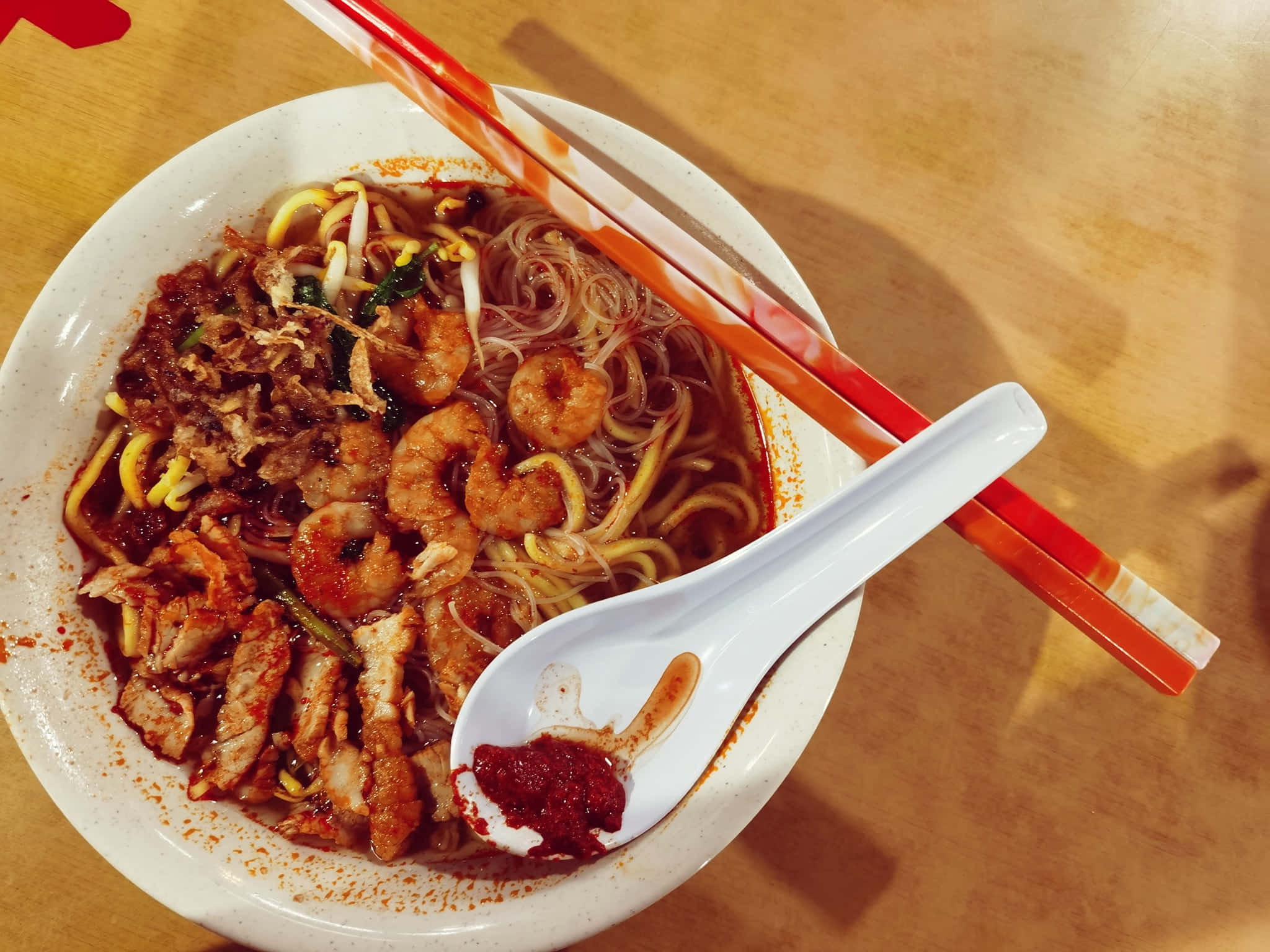 Hokkien Mee, red base soup, shrimp, Full HD Desktop Wallpaper
