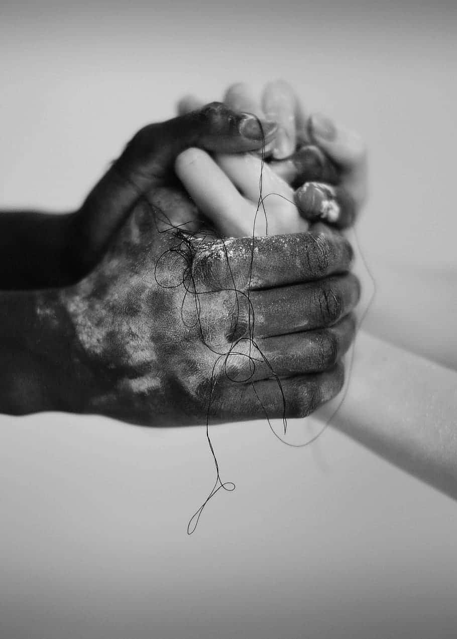 interracial, monochrome, holding hands, SD Phone Wallpaper