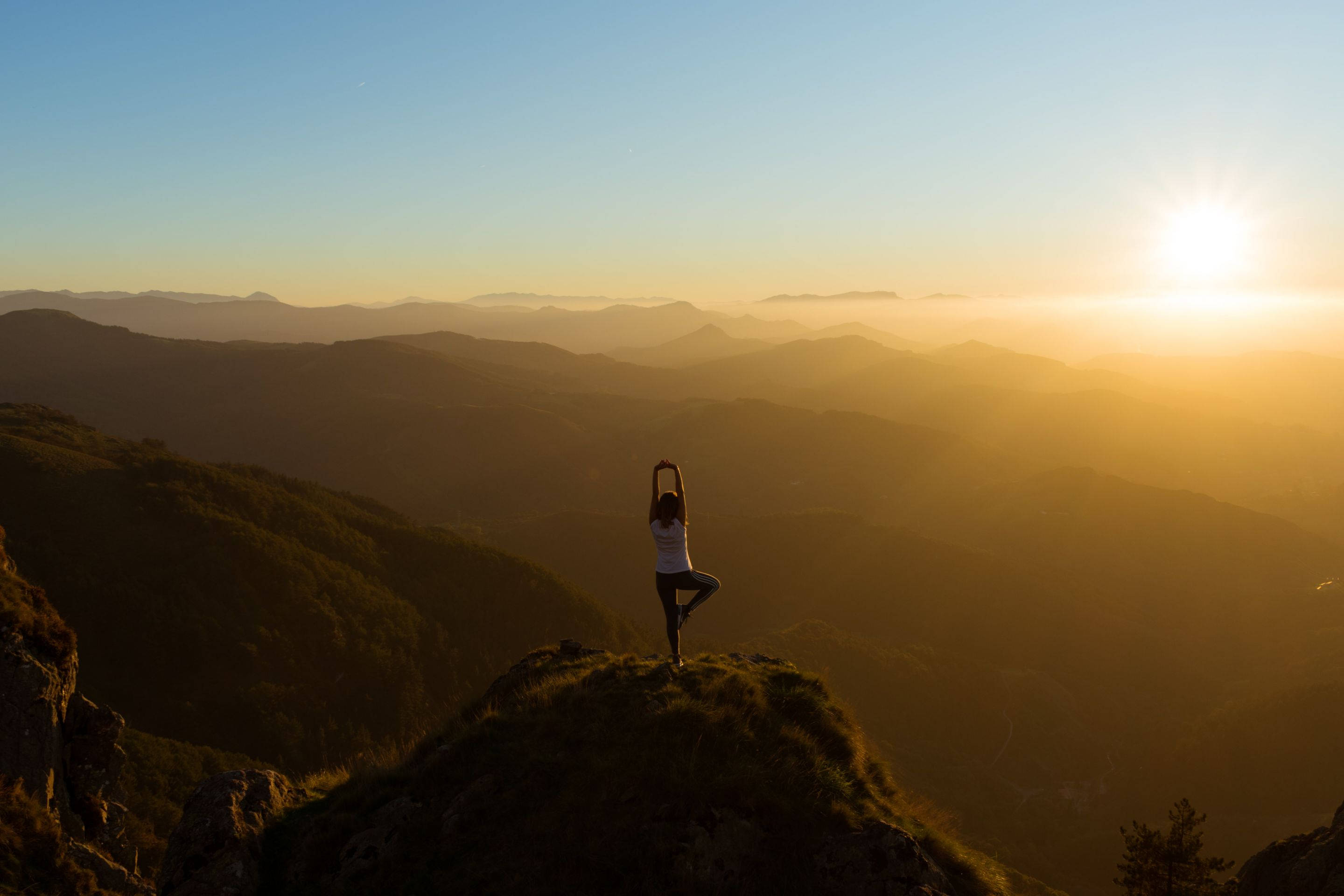 Holistic, mountaintop, sunrise, 2K Desktop Wallpaper