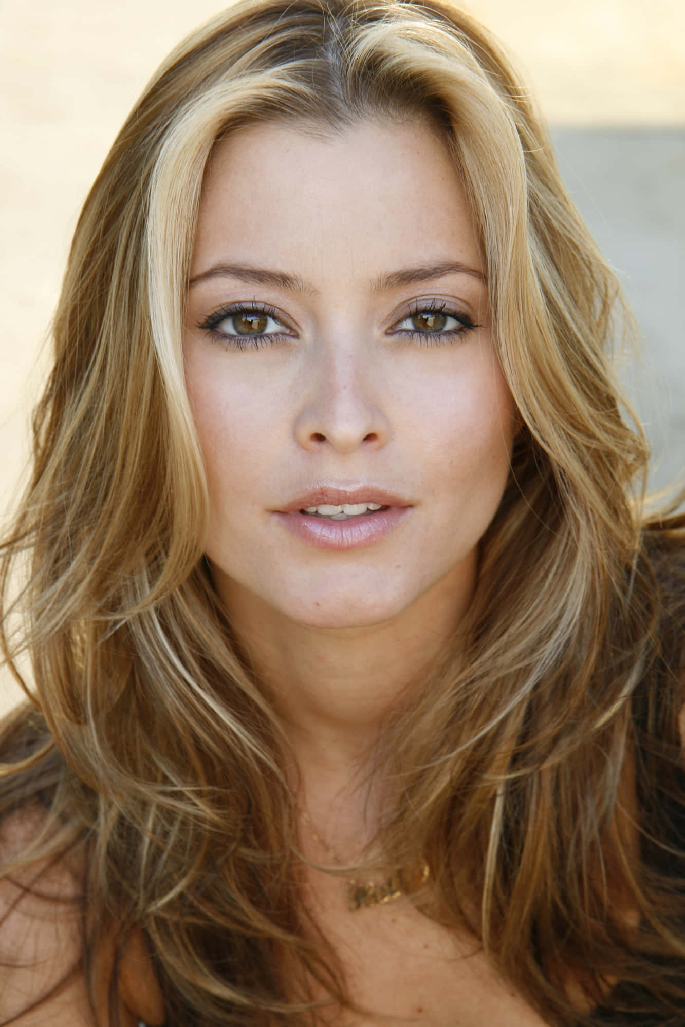 Holly Valance, golden-brown hair, warm brown eyes, Full HD Phone Wallpaper