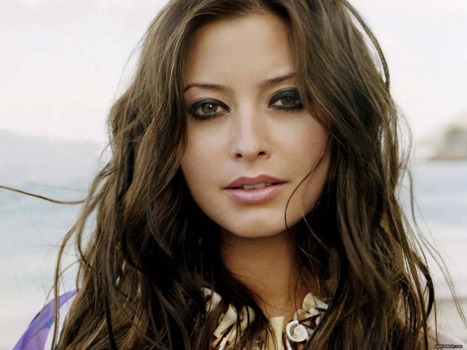 Holly Valance, beachside, coastal backdrop, HD Desktop Wallpaper
