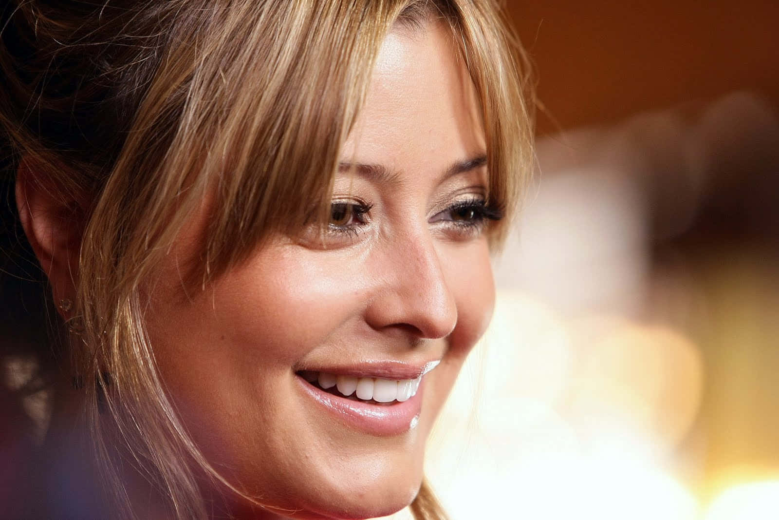 Holly Valance, glittering, gorgeous gown, HD Desktop Wallpaper