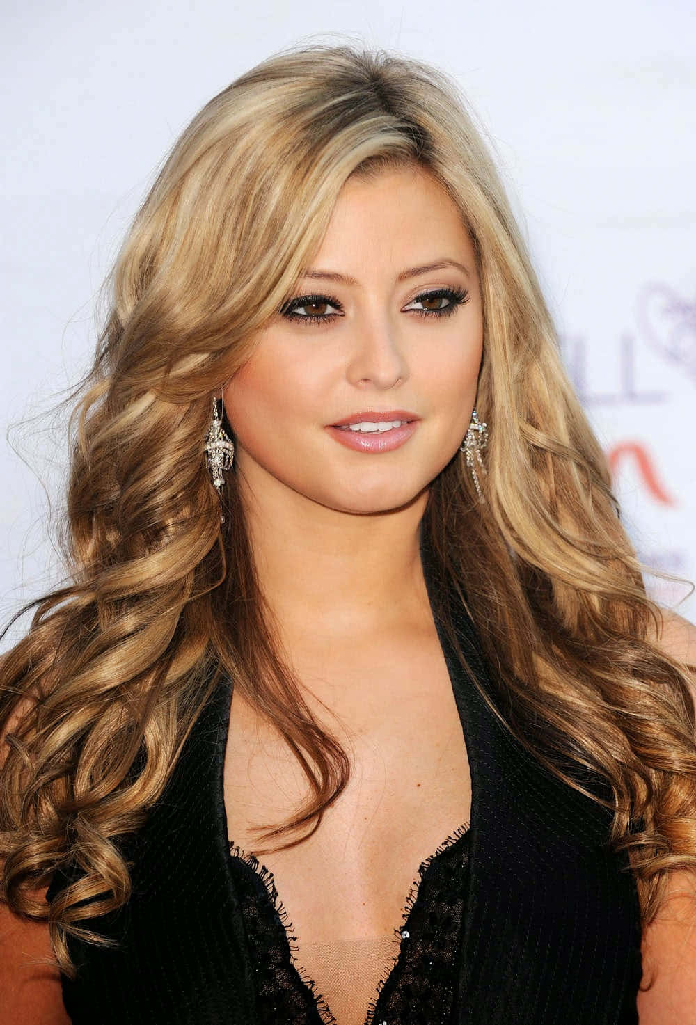 Holly Valance, glittery evening gown, black lace top, HD Phone Wallpaper