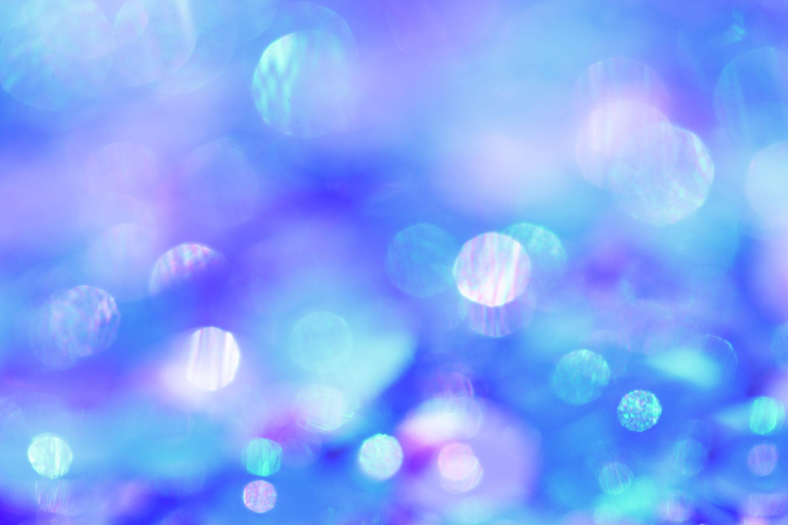 holographic, blue violet light, glowing blue, 2K Desktop Wallpaper