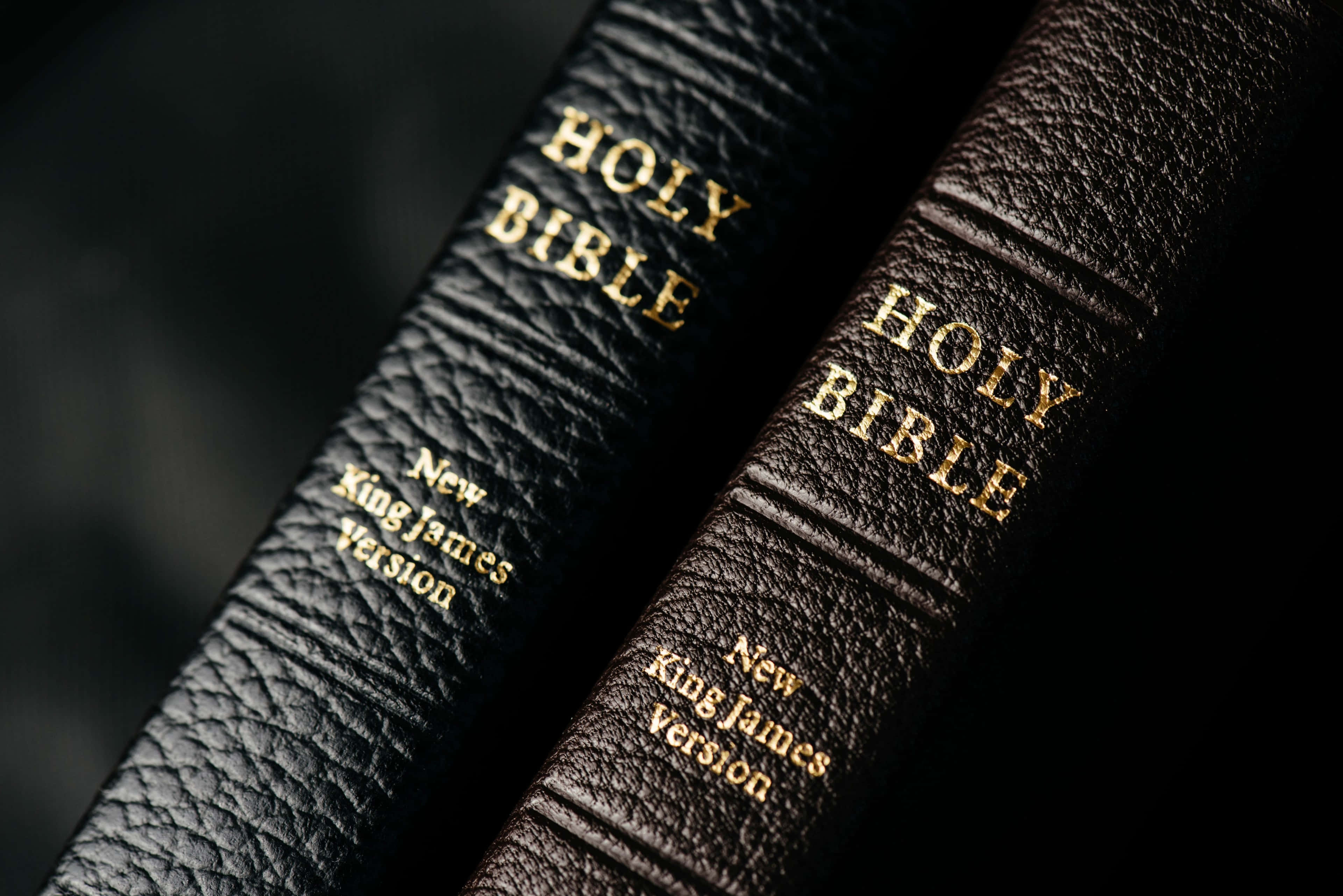 Holy Bible, leather-bound, gold lettering, 4K Desktop Wallpaper