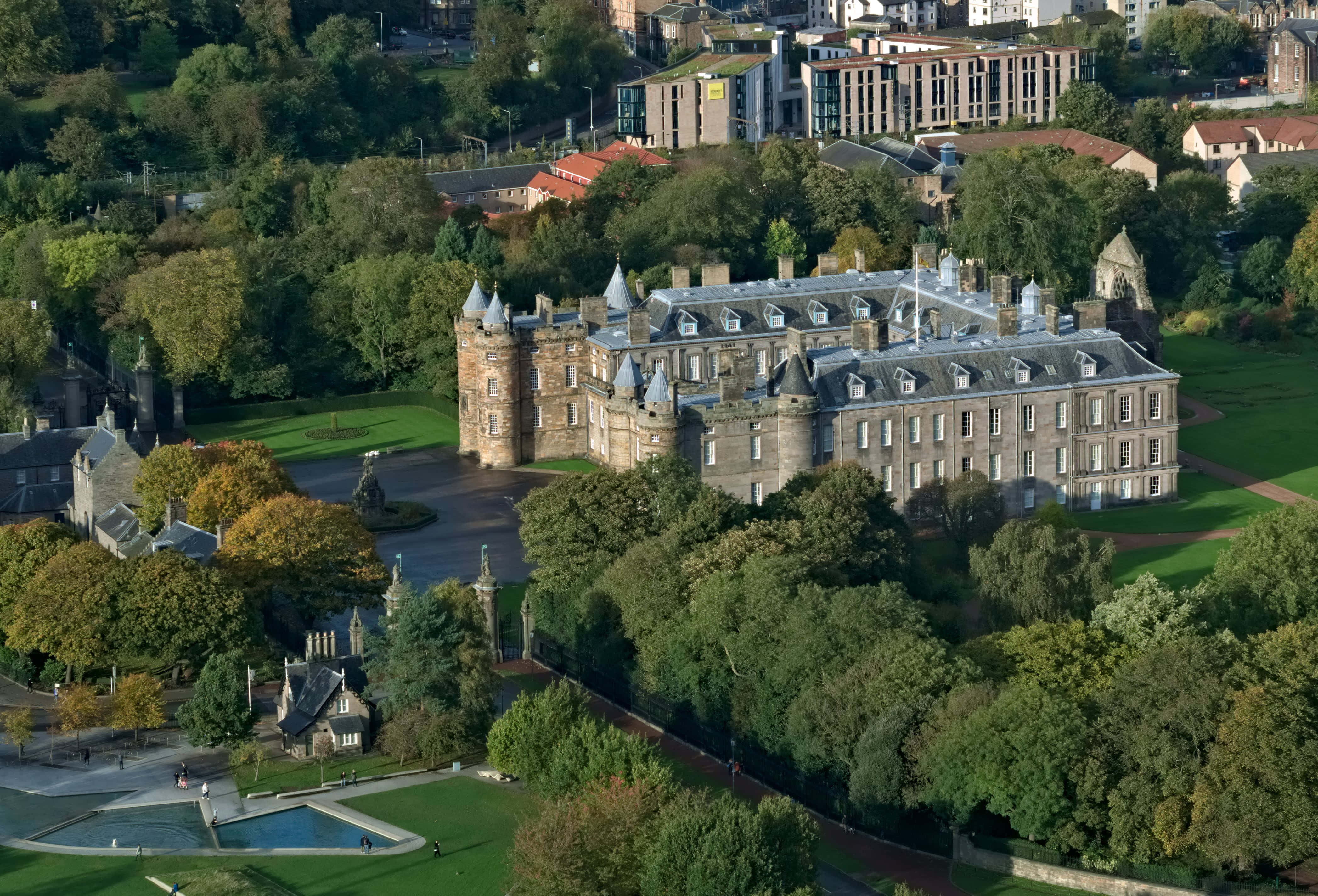 Holyrood Palace, aerial view, grand stone castle, 4K Desktop Wallpaper