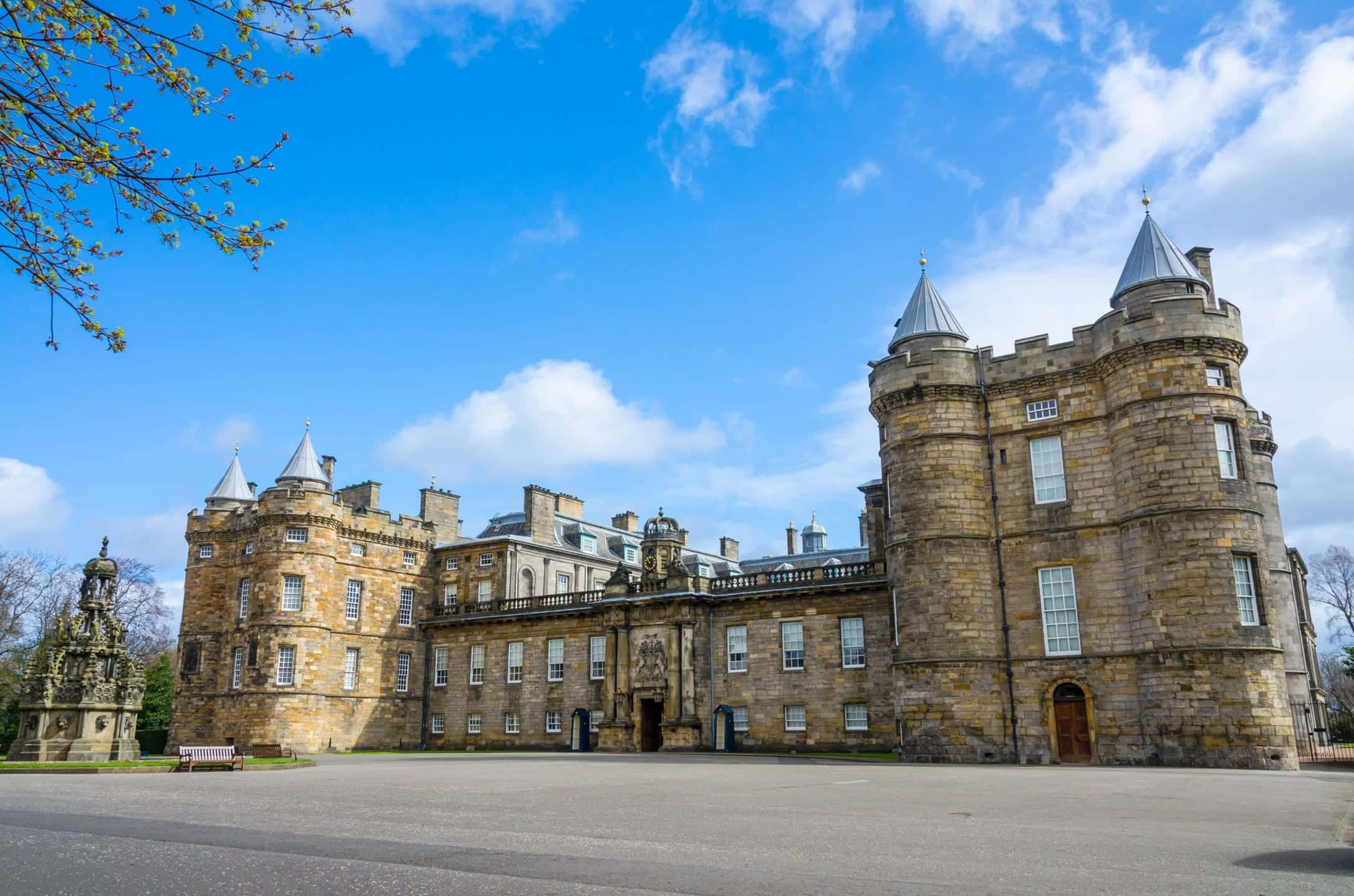 Holyrood Palace, stone castle, turrets, Full HD Desktop Wallpaper