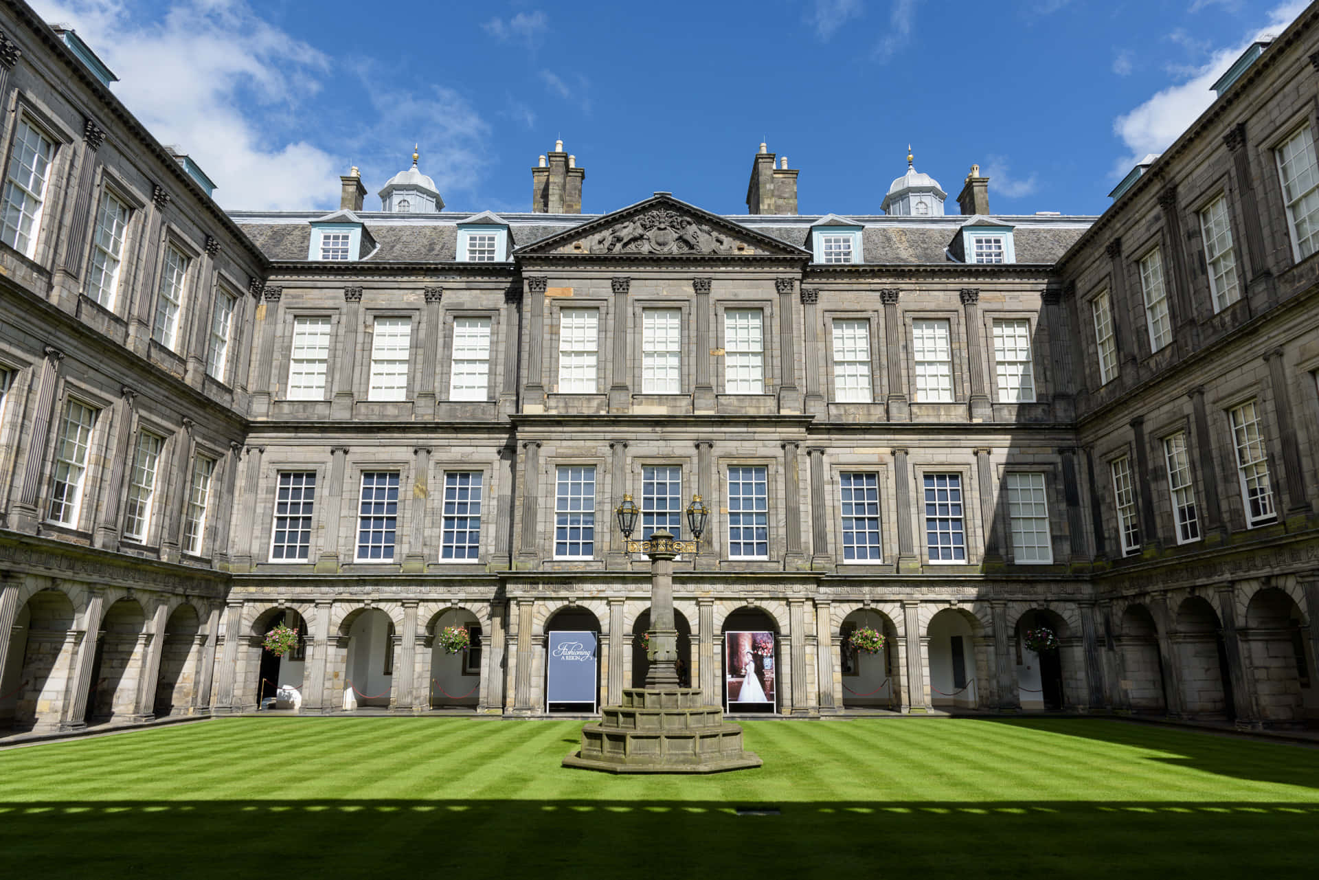 Holyrood Palace, courtyard, symmetrical arches, Full HD Desktop Wallpaper