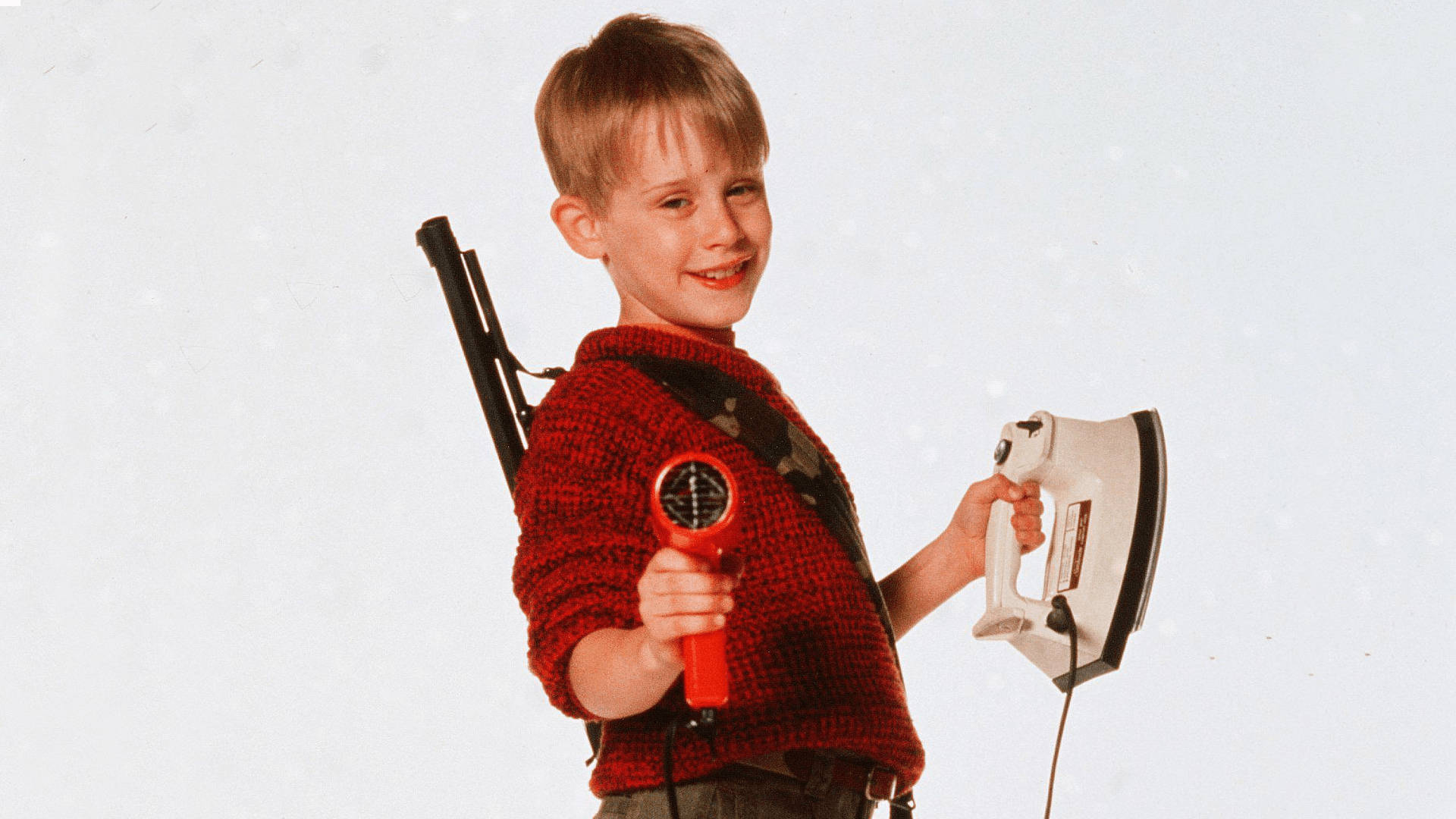 Home Alone, red sweater, hairdryer, Full HD Desktop Wallpaper