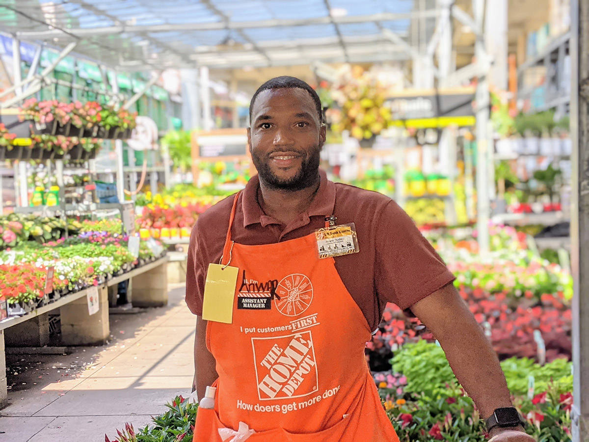 Home Depot, assistant manager, greenhouse aisle, SD Desktop Wallpaper