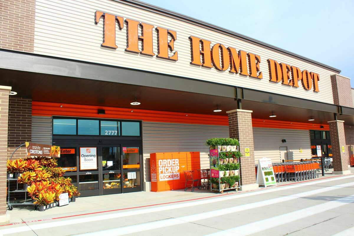 Home Depot, orange signage, brick columns, SD Desktop Wallpaper