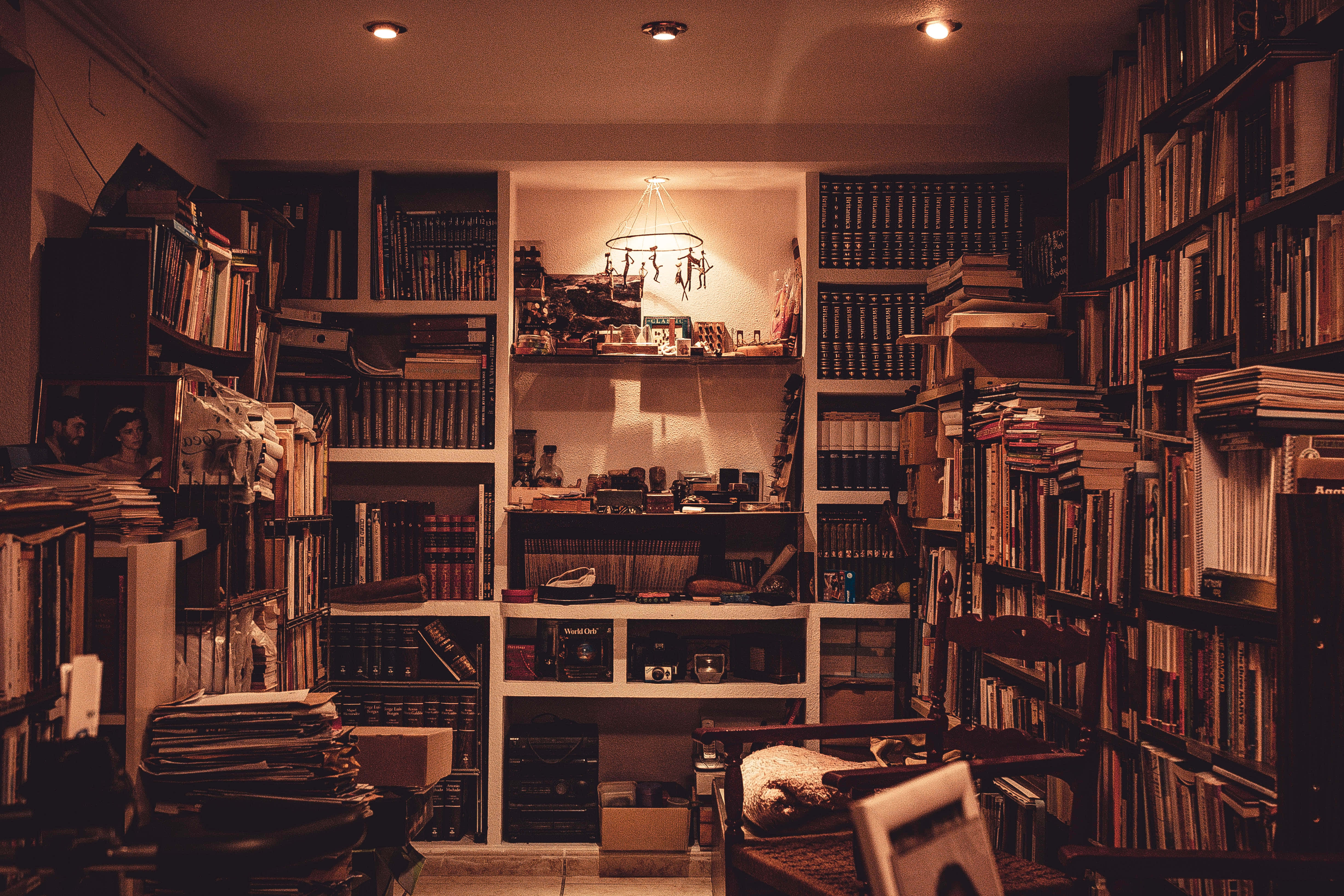 Home Library, bookshelves, books, 4K Desktop Wallpaper