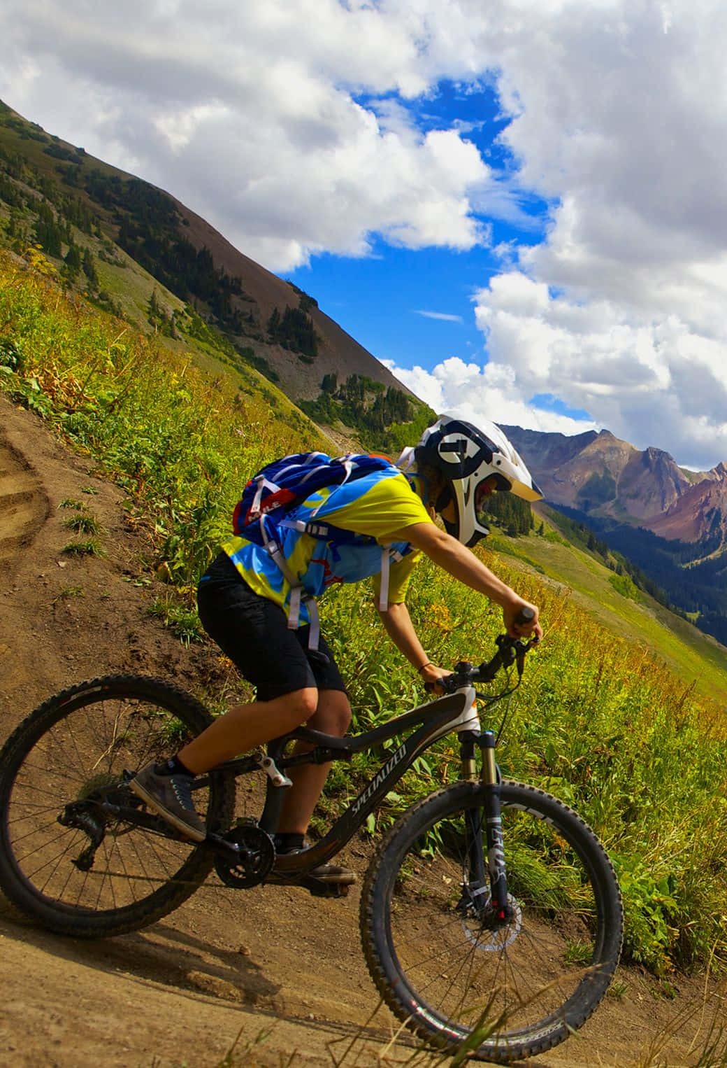 mountain biker, dirt trail, vibrant green hills, HD Phone Wallpaper