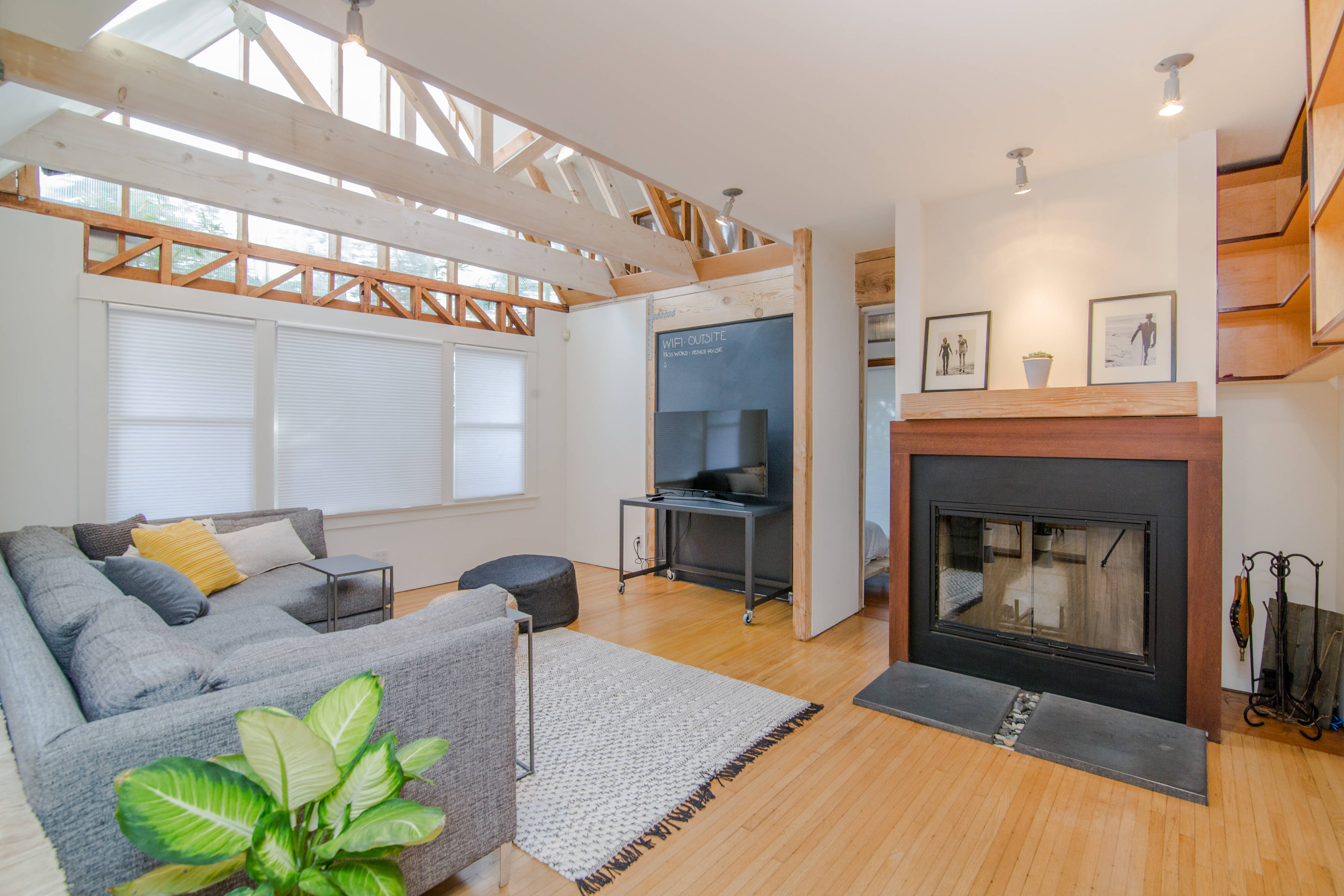 glass ceiling, exposed wooden beams, large windows, 2K Desktop Wallpaper