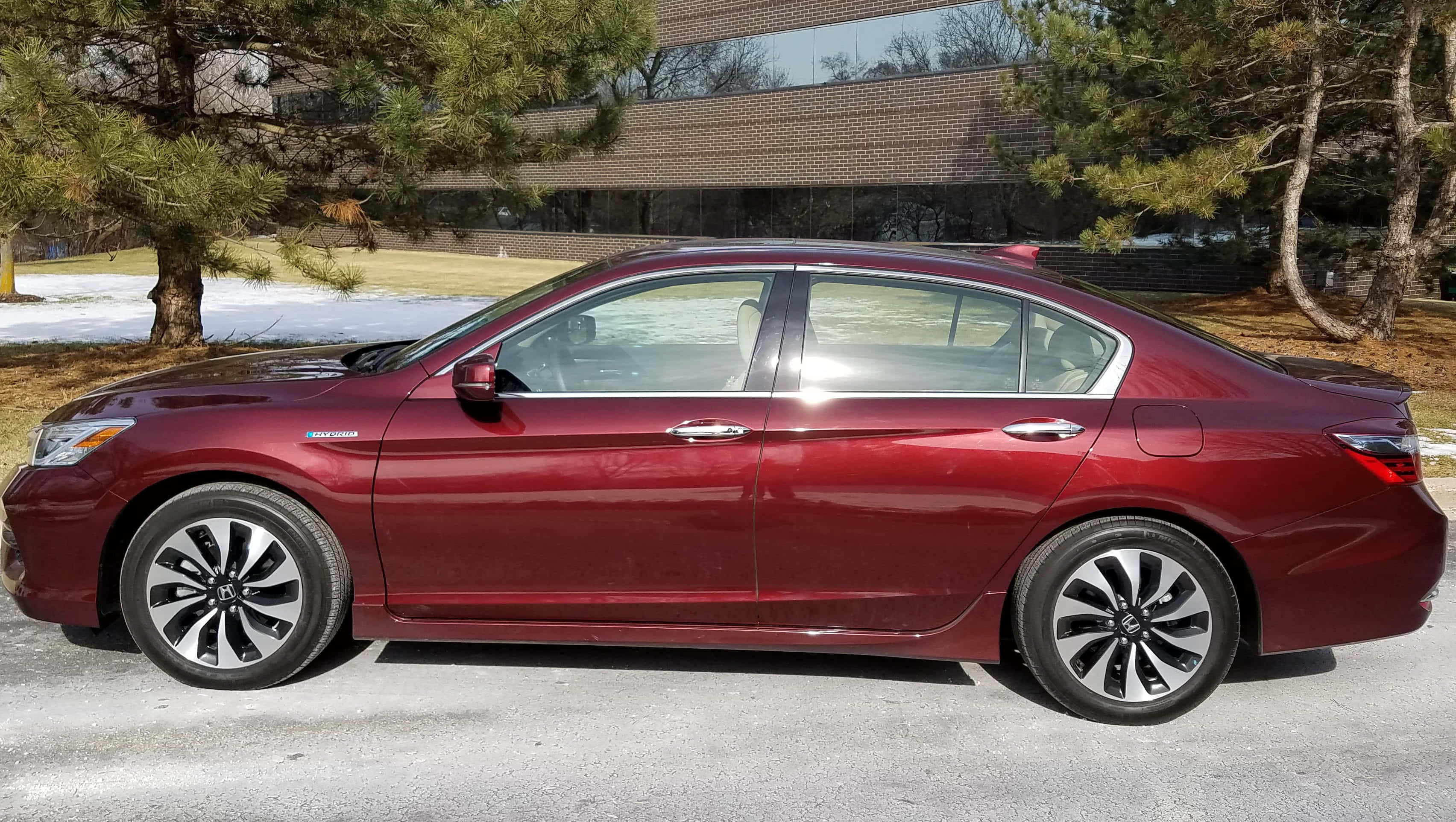 Honda Accord, maroon, snowy driveway, 2K Desktop Wallpaper