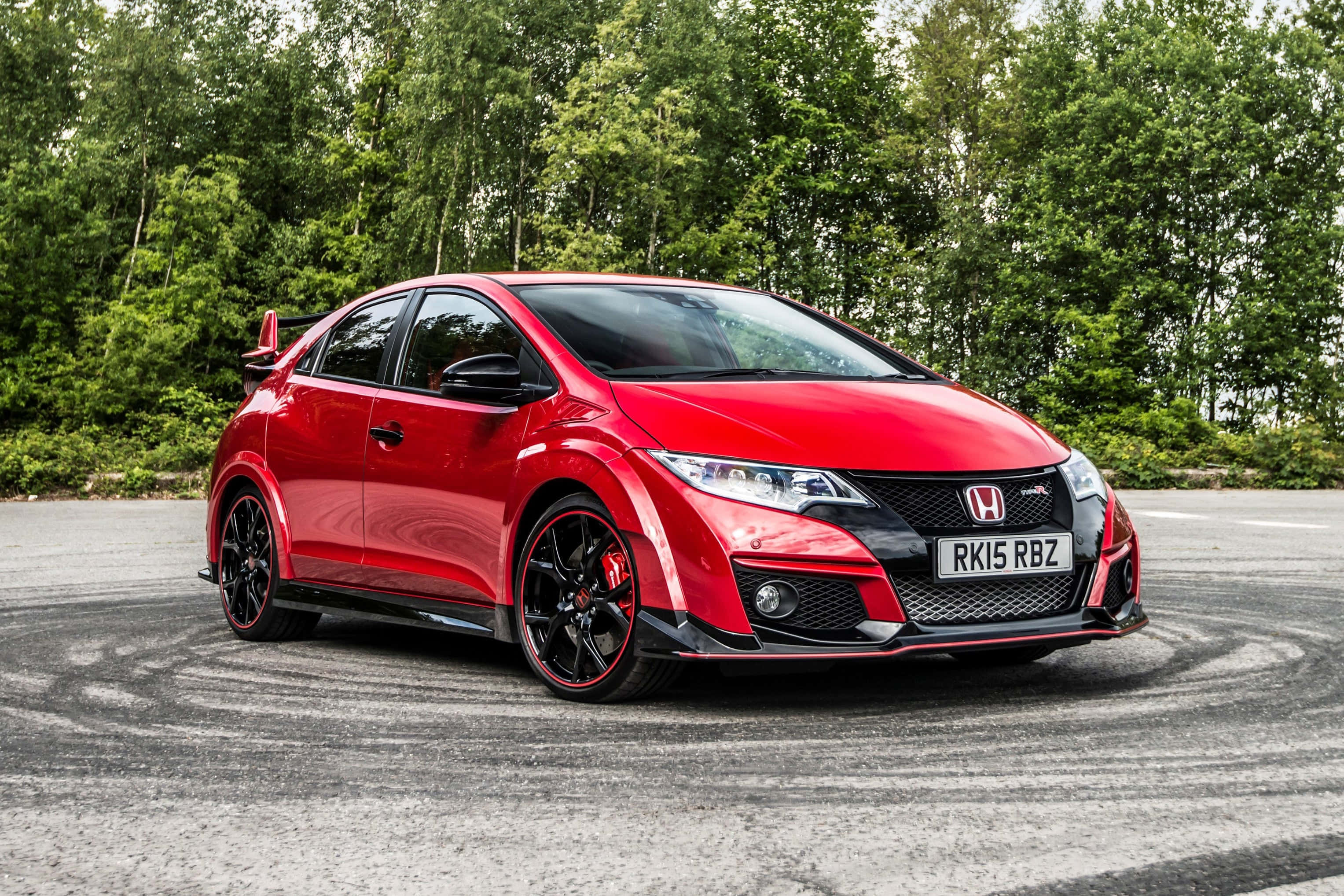 Honda Civic Type R, vibrant red, paved lot, 2K Desktop Wallpaper