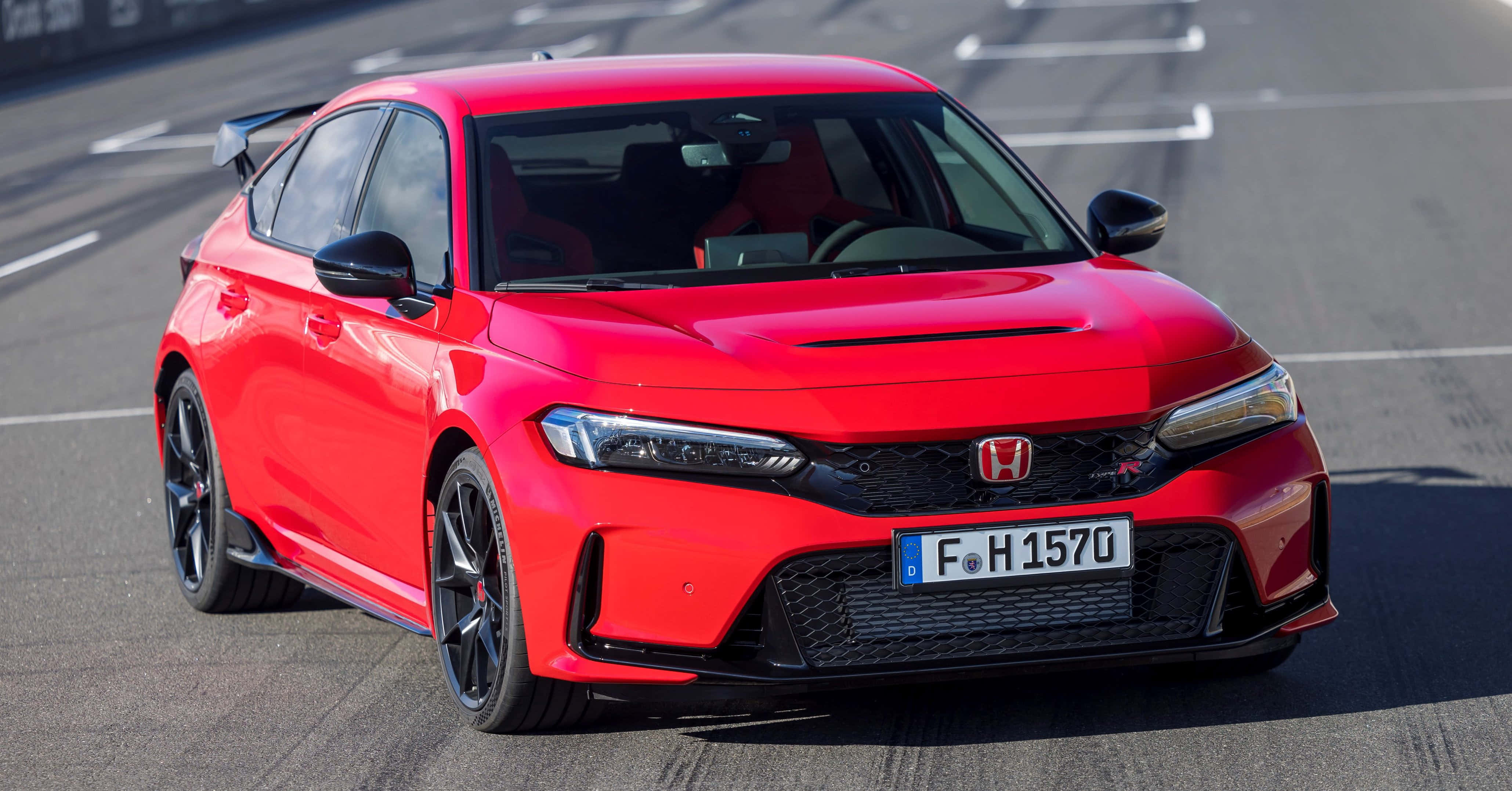 Honda Civic Type R, vibrant red, black accents, 4K Desktop Wallpaper
