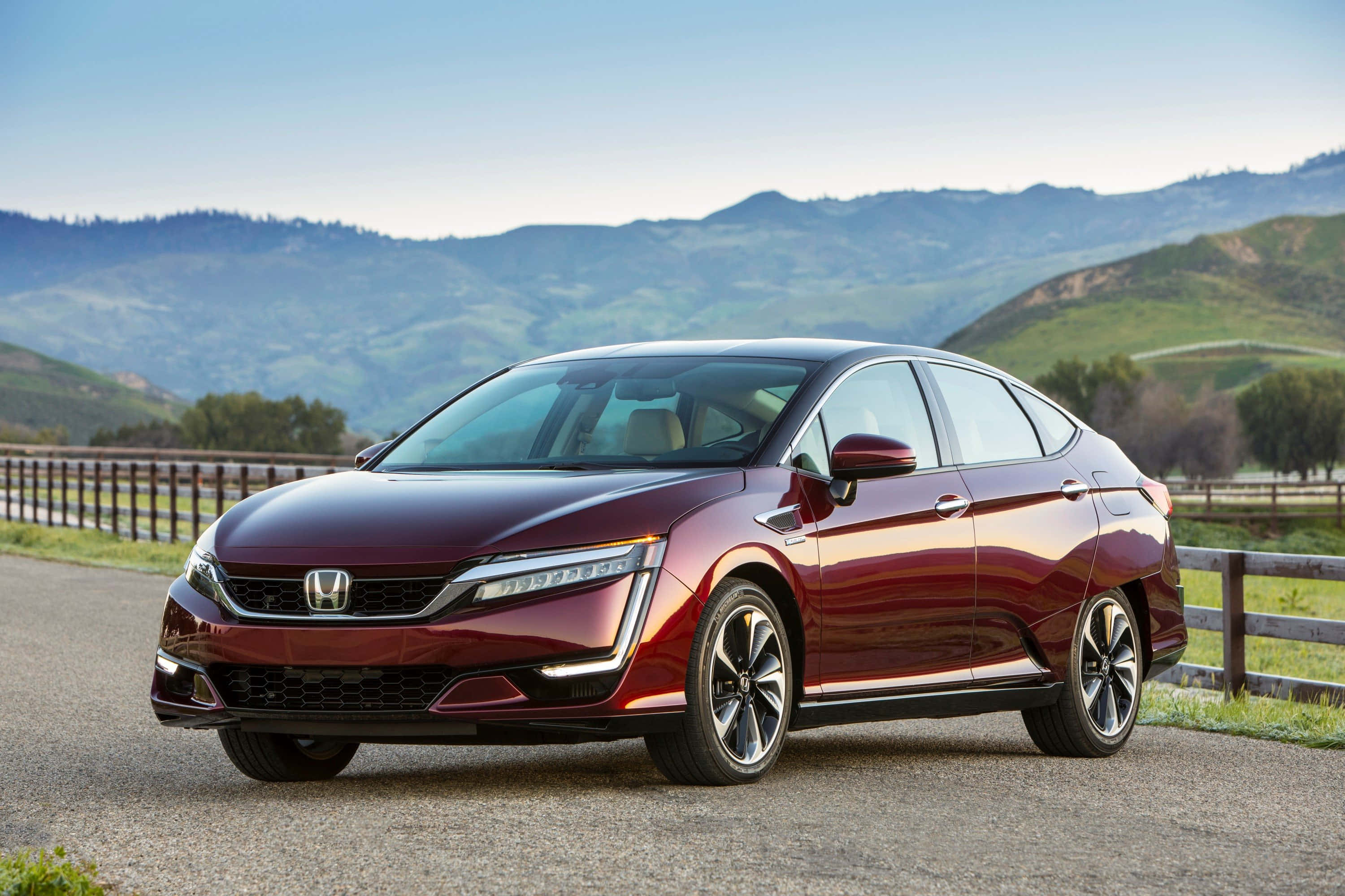 Honda Clarity, maroon, gravel road, 2K Desktop Wallpaper