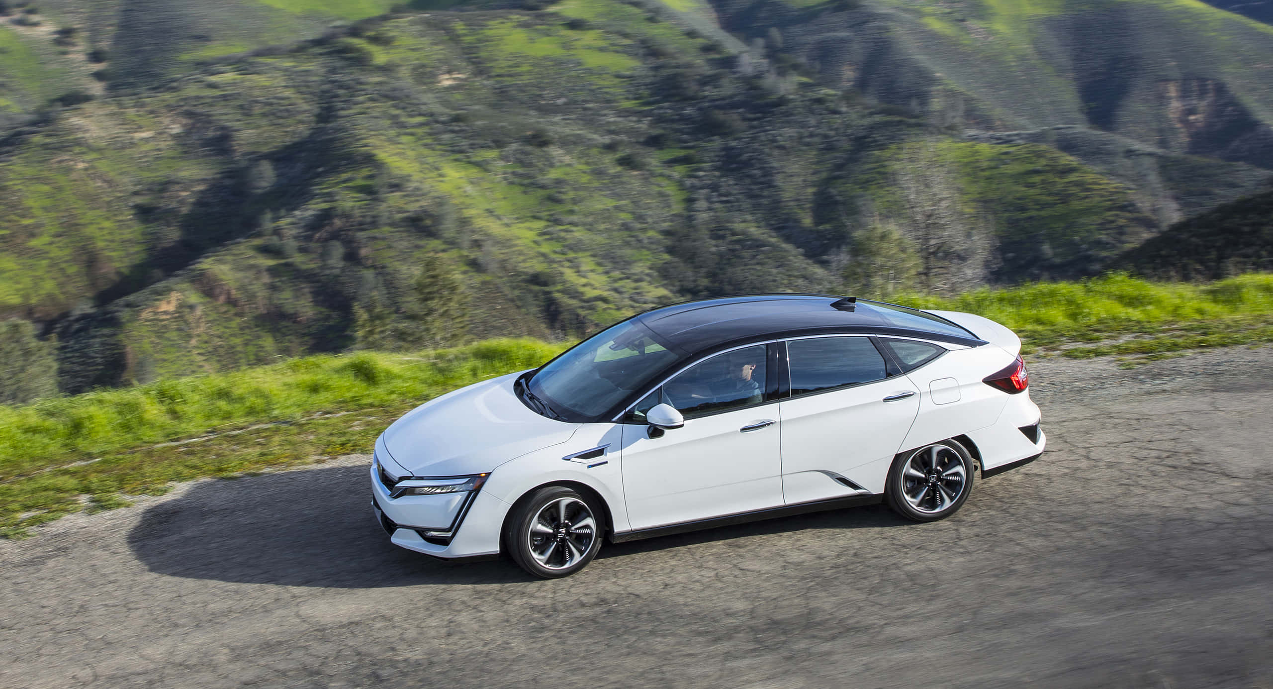 Honda Clarity, white hybrid car, black roof, 2K Desktop Wallpaper