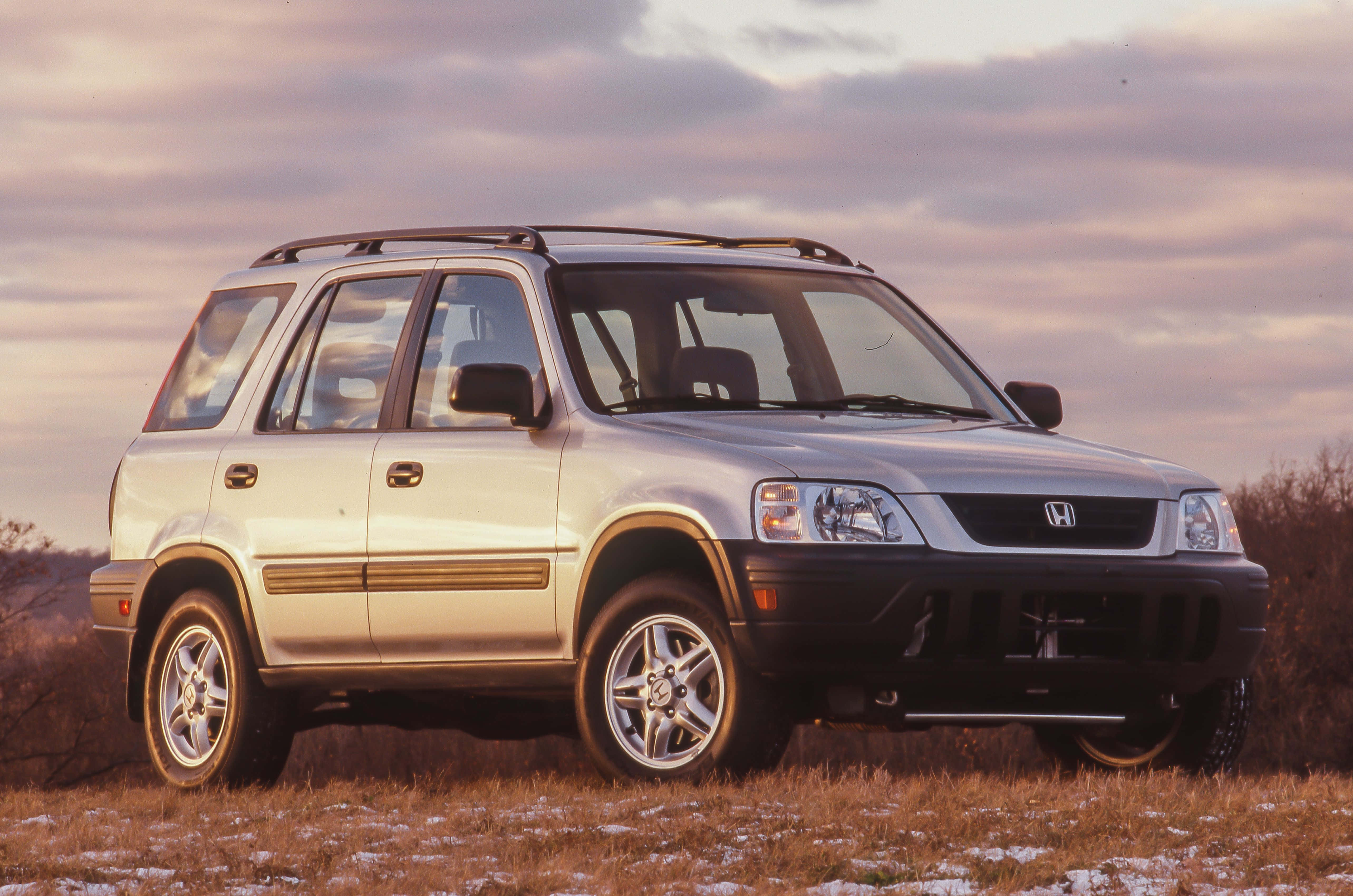 Honda CR-V, silver, grassy field, 5K Desktop Wallpaper