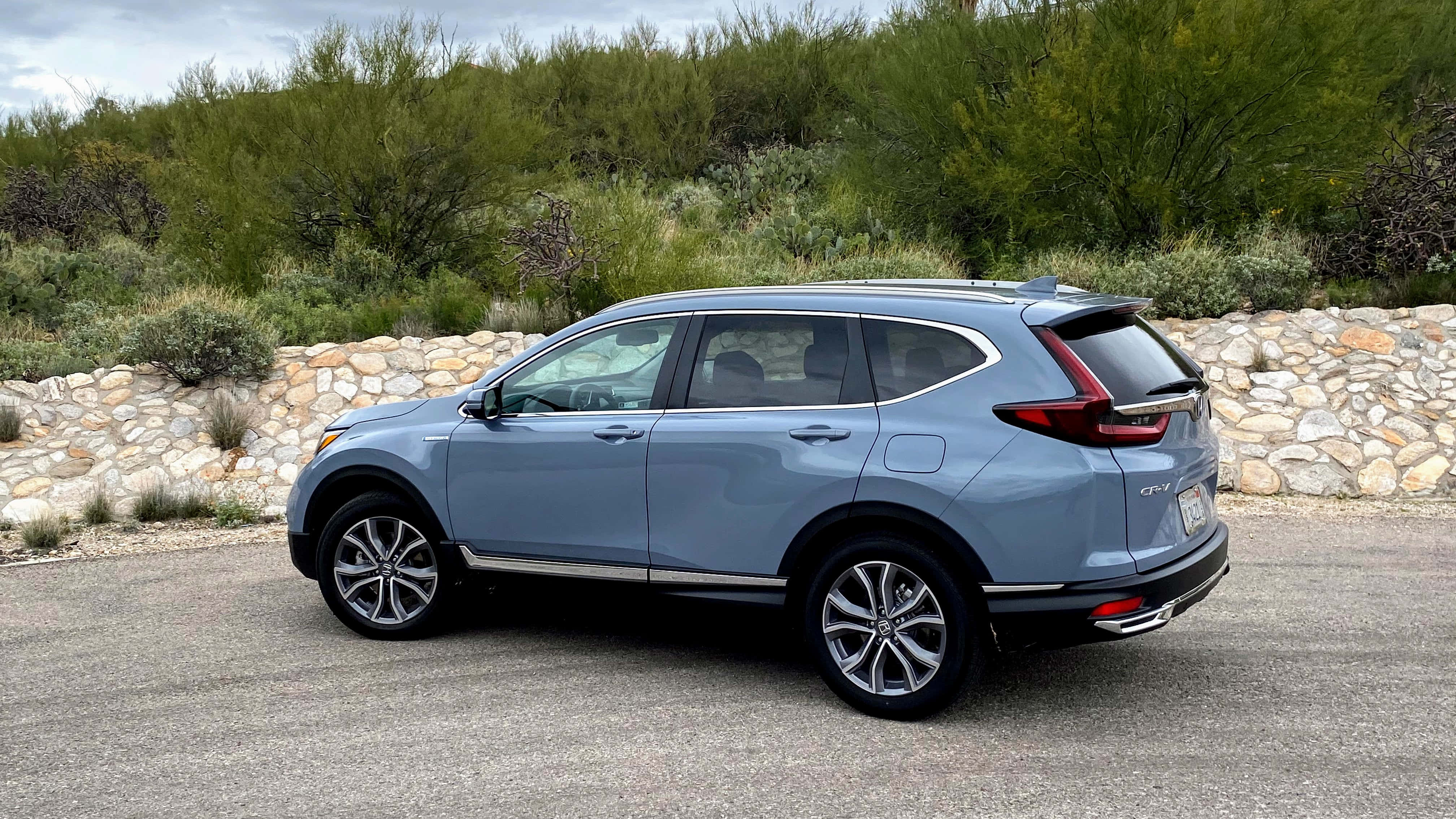Honda CR-V, light blue, asphalt, 4K Desktop Wallpaper