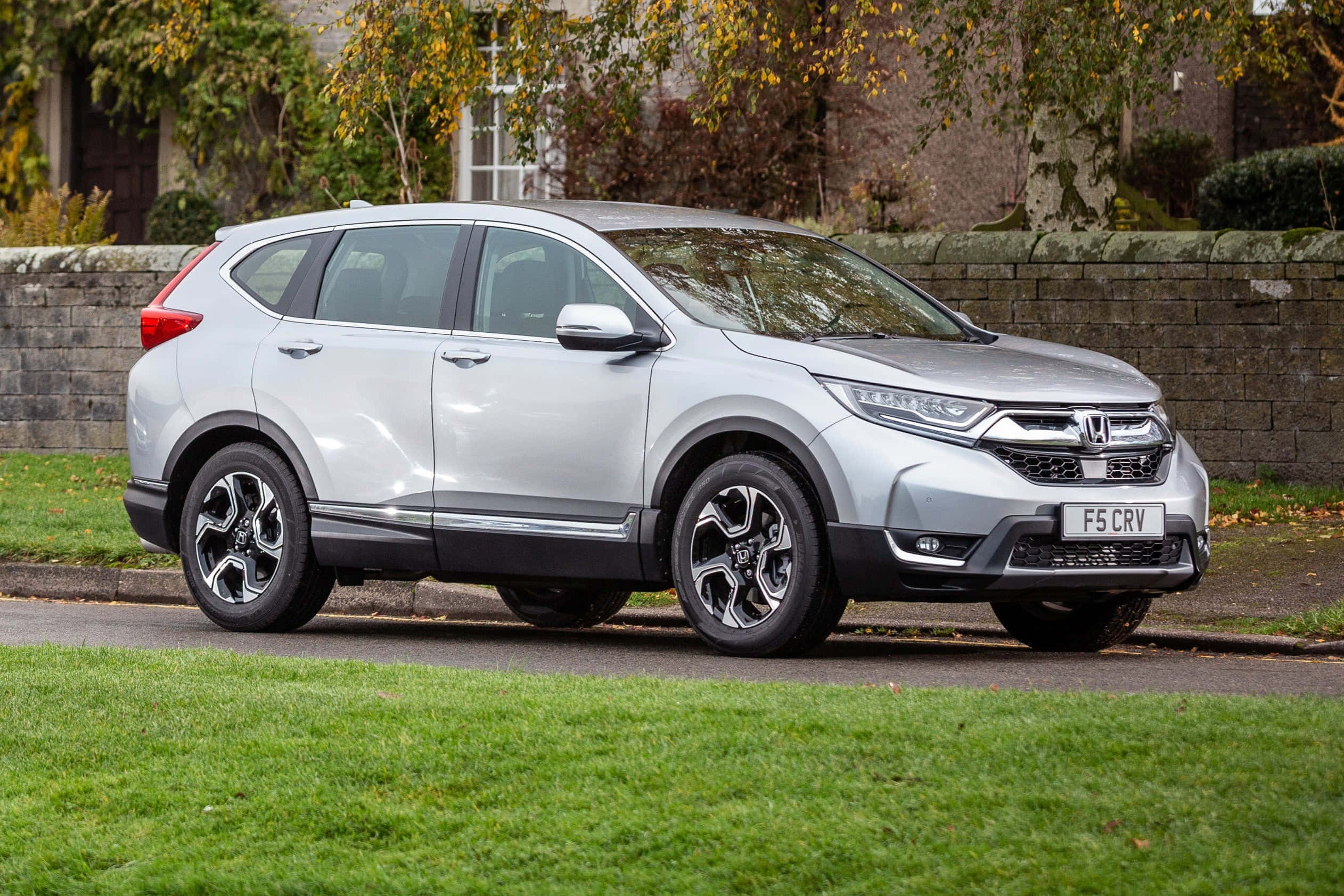 Honda CR-V, silver, residential street, Full HD Desktop Wallpaper