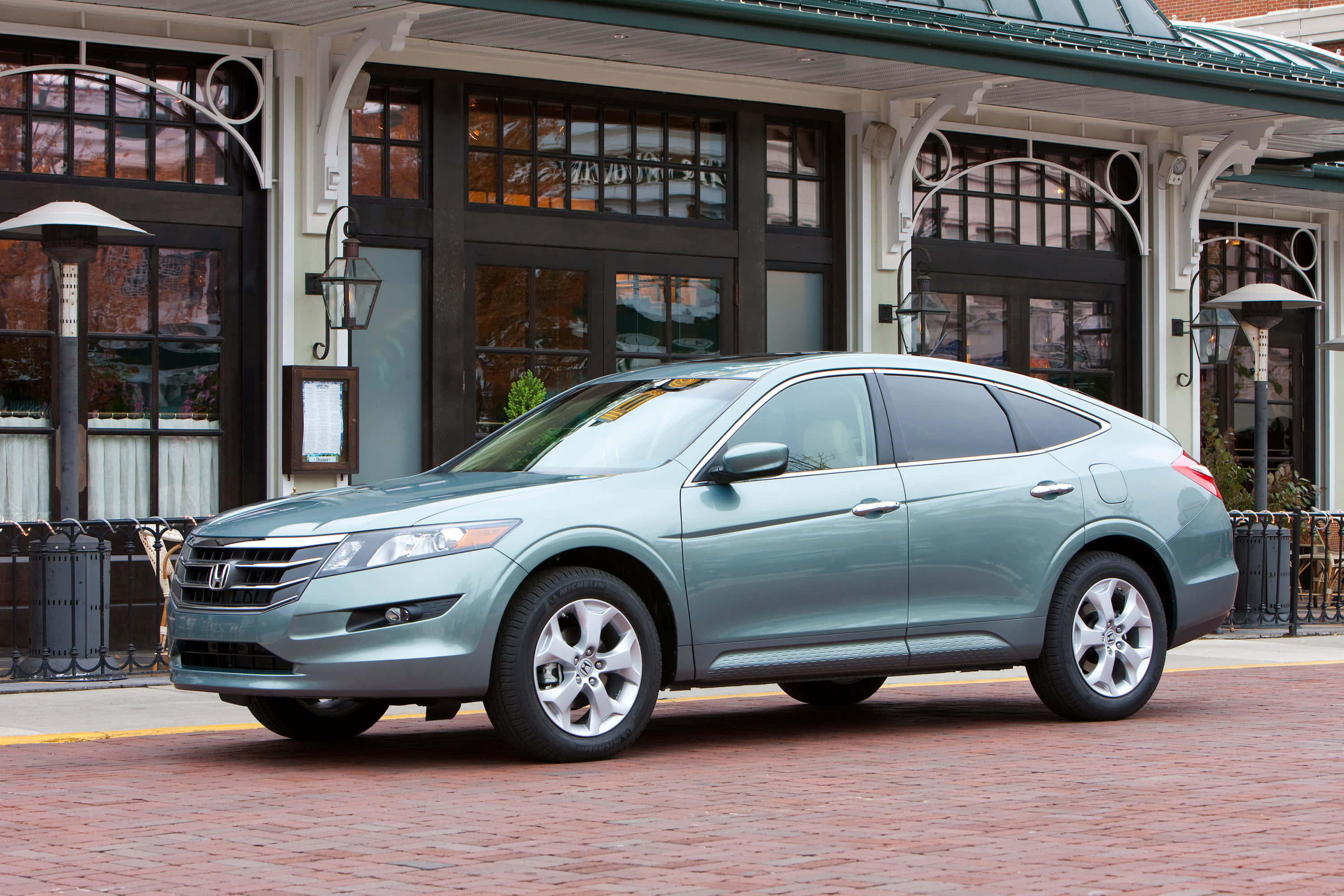Honda Crosstour, silver, red brick street, 2K Desktop Wallpaper