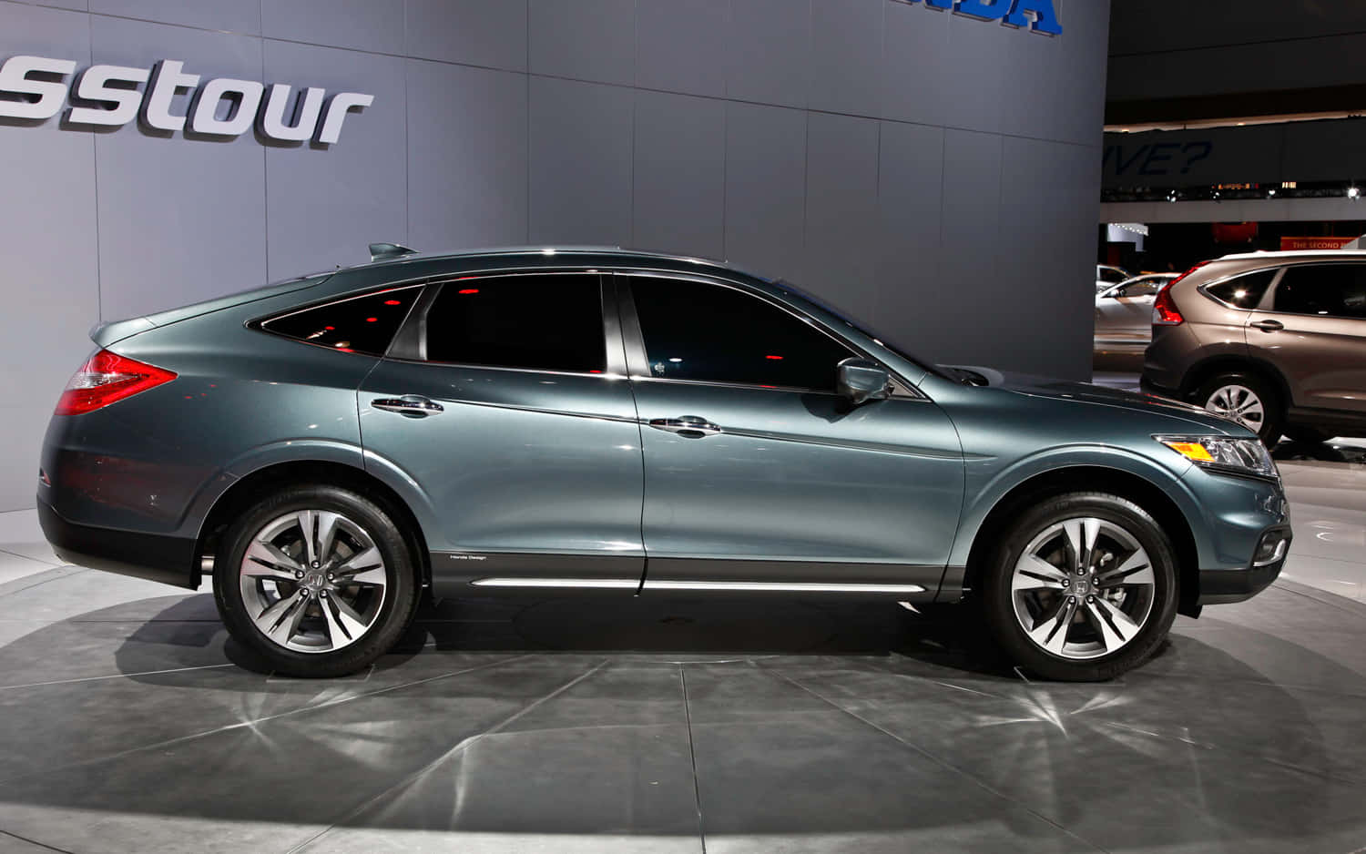 Honda Crosstour, metallic teal, glossy floor, HD Desktop Wallpaper