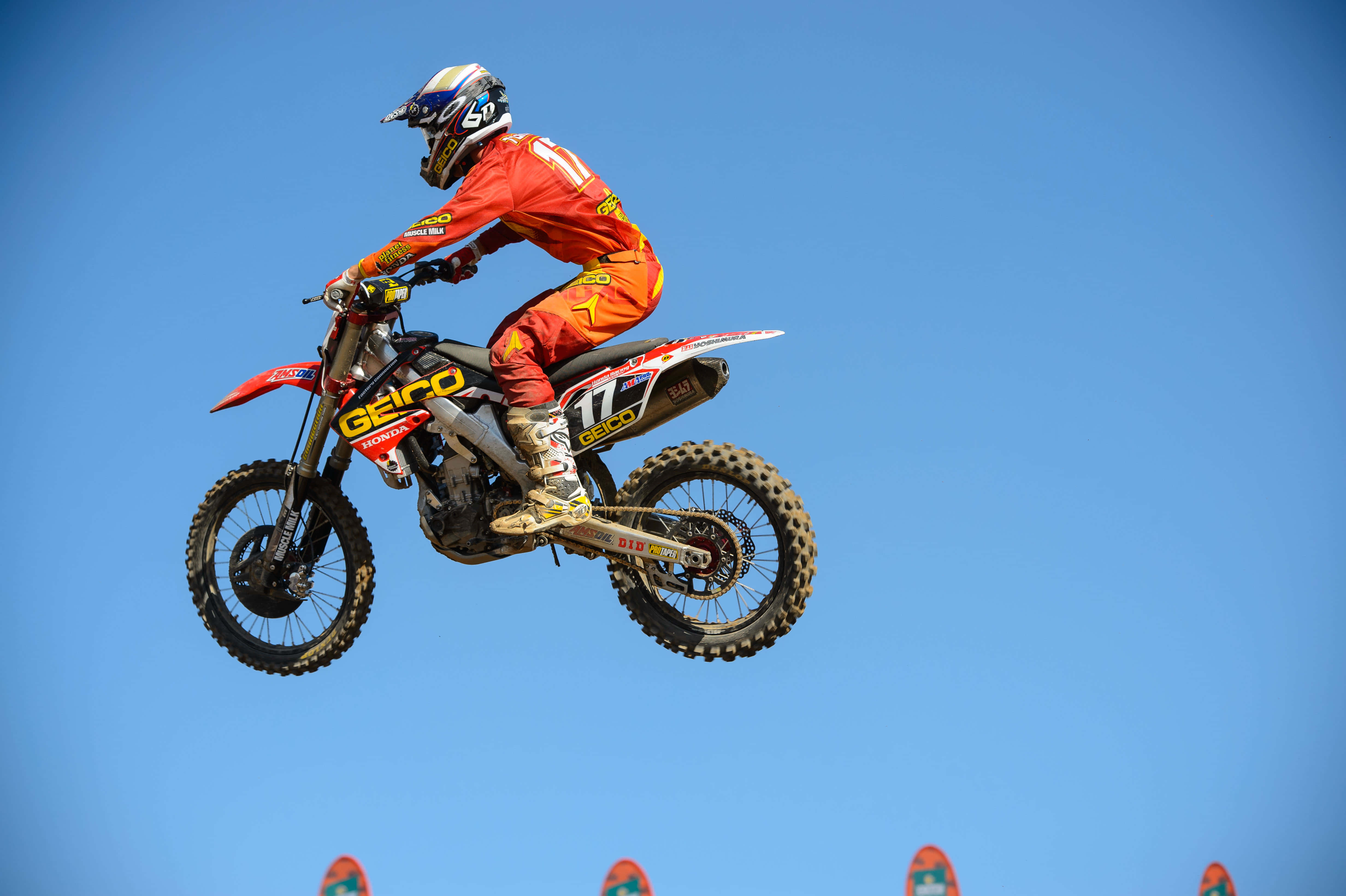 Honda Dirt Bike, red dirt bike, motocross rider, 4K Desktop Wallpaper