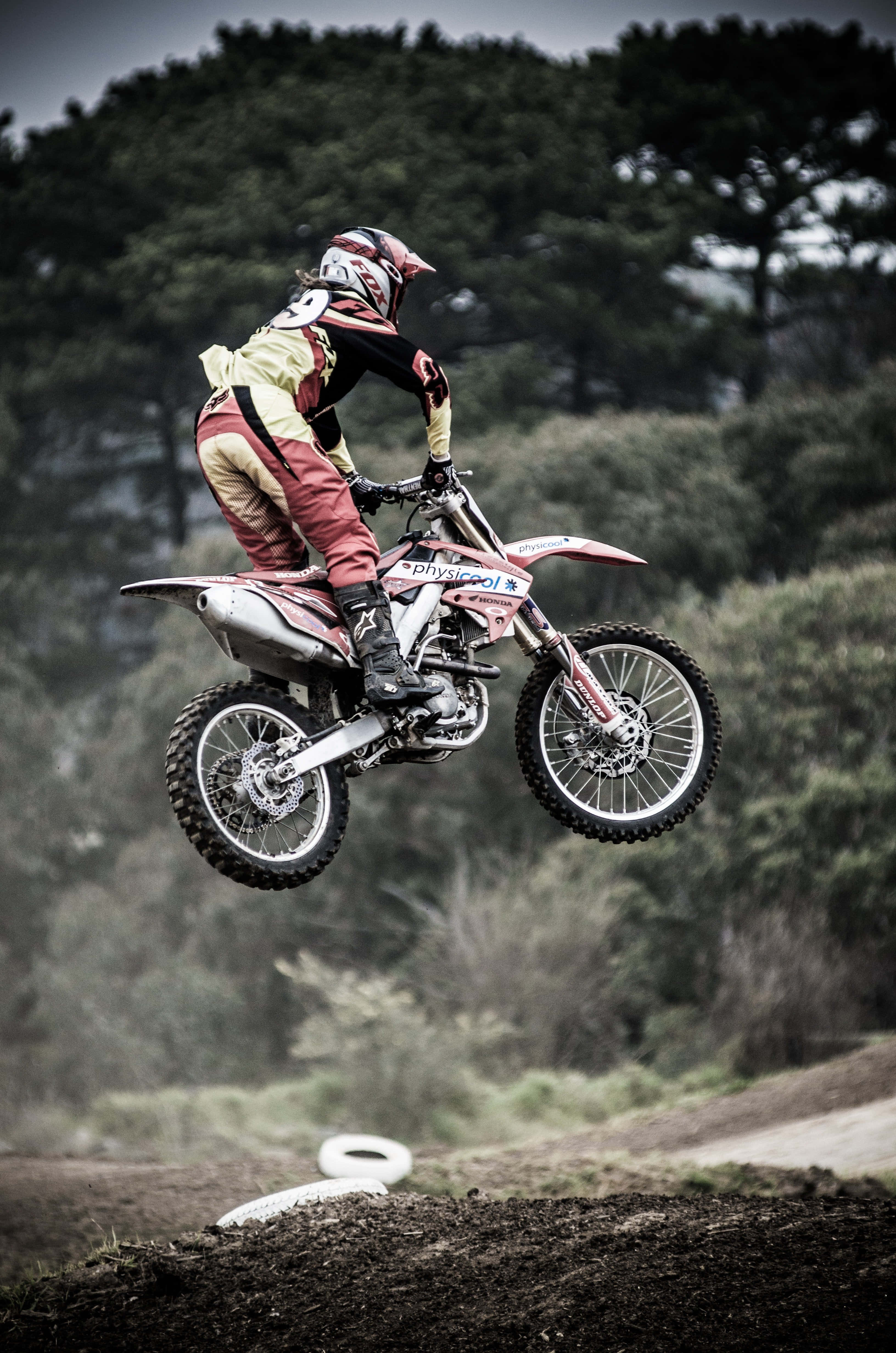 Honda Dirt Bike, red dirt bike, motocross rider, 4K Phone Wallpaper