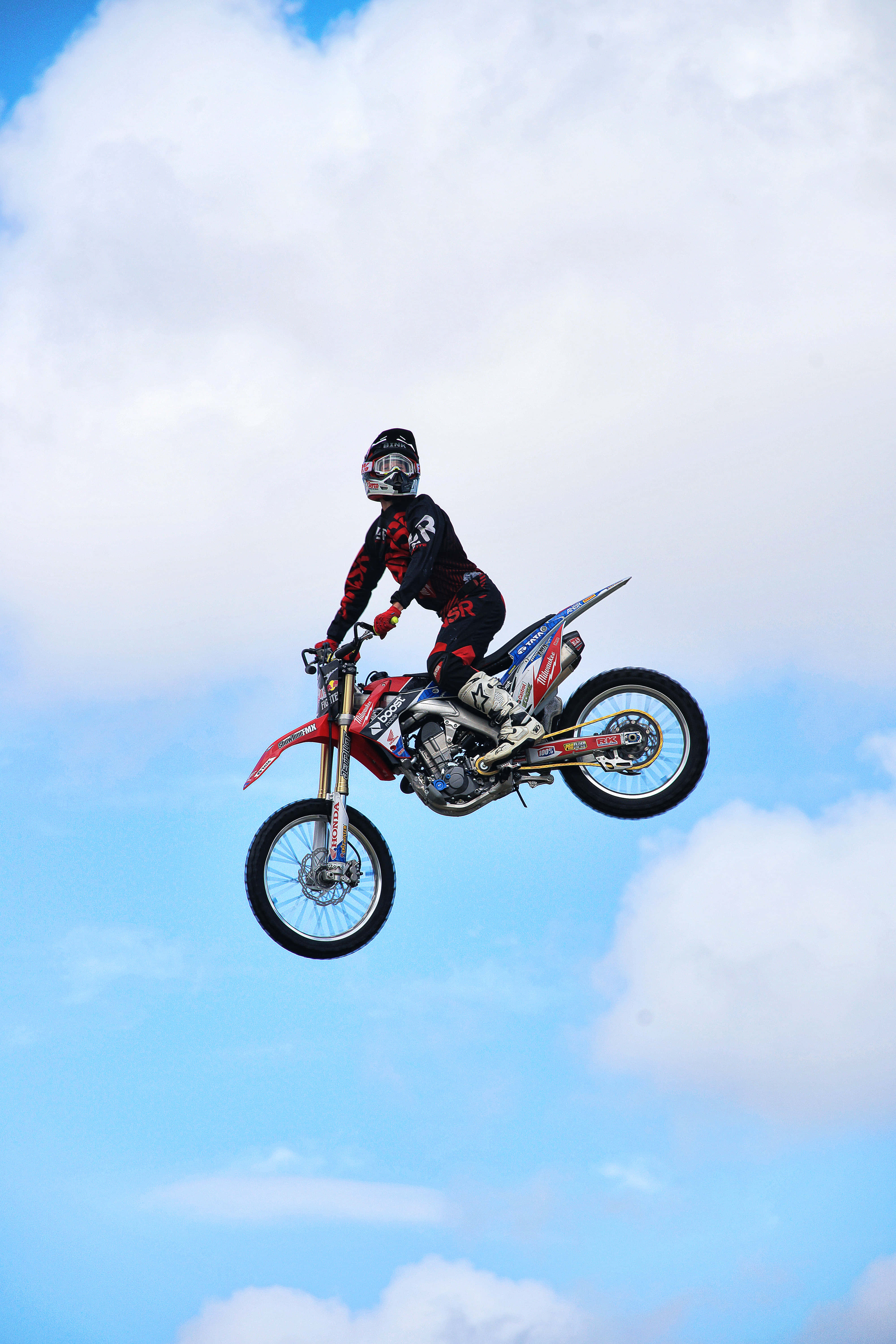 Honda Dirt Bike, red dirt bike, bright blue sky, 5K Phone Wallpaper