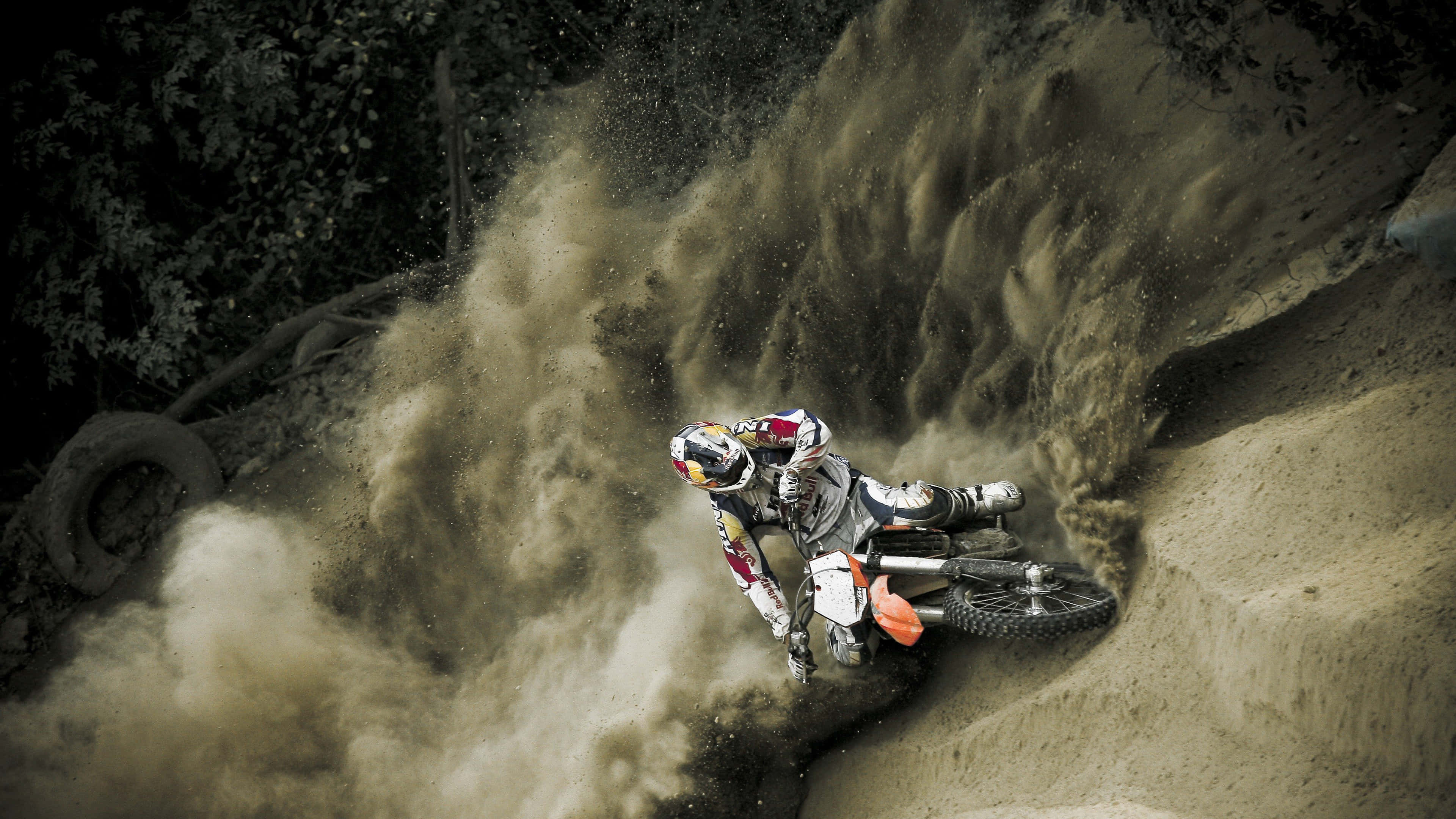 Honda Dirt Bike, motocross rider, sharp turn, 4K Desktop Wallpaper