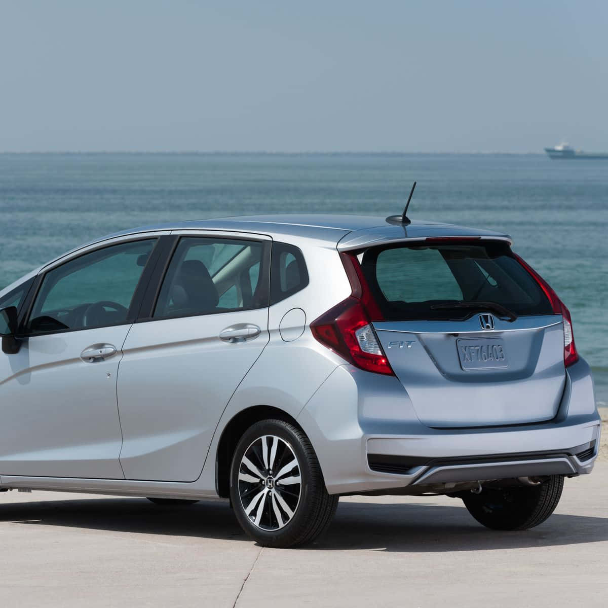 Honda Fit, silver, concrete pier, SD Desktop Wallpaper