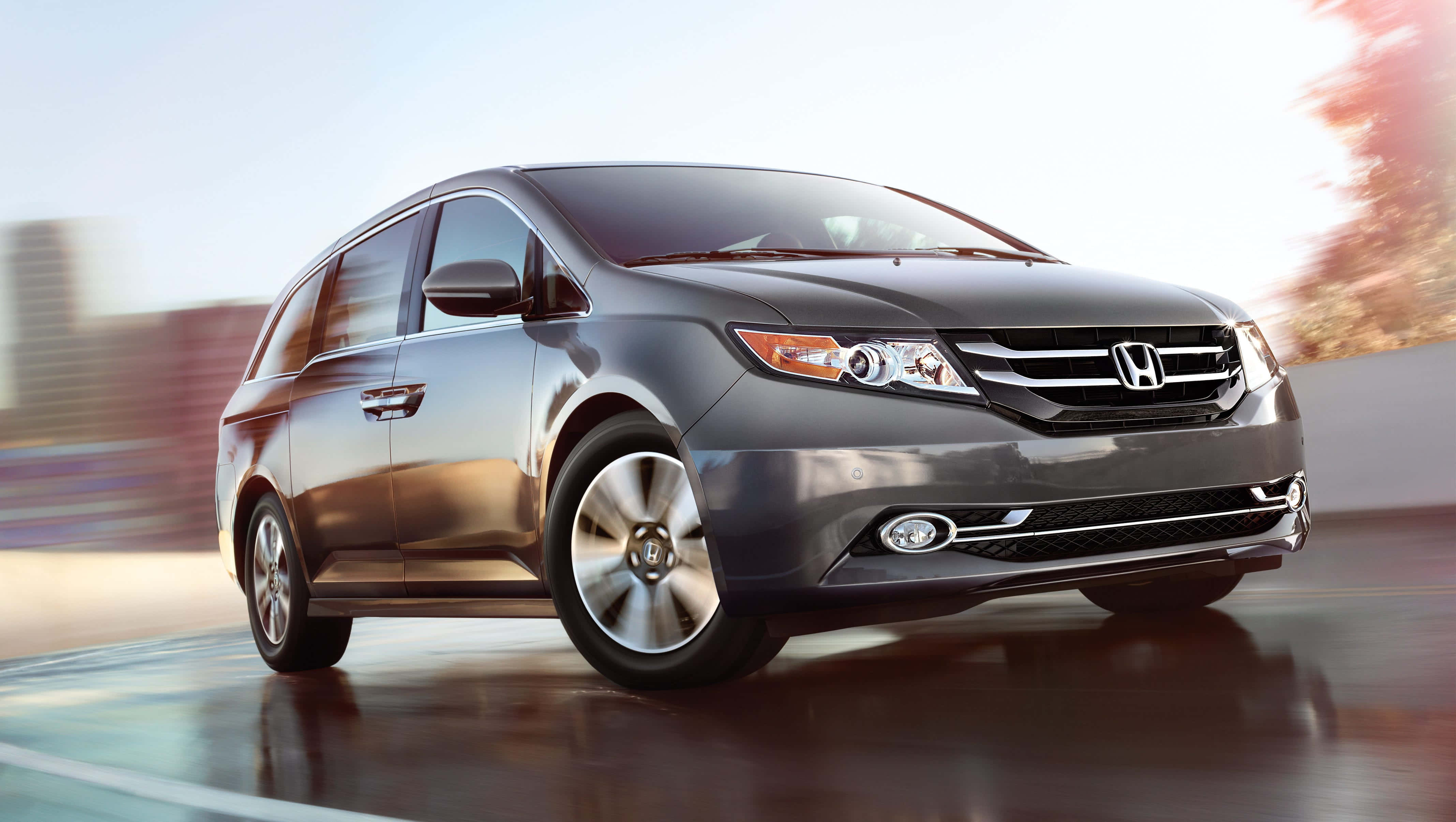 Honda Odyssey, gray, wet road, 4K Desktop Wallpaper