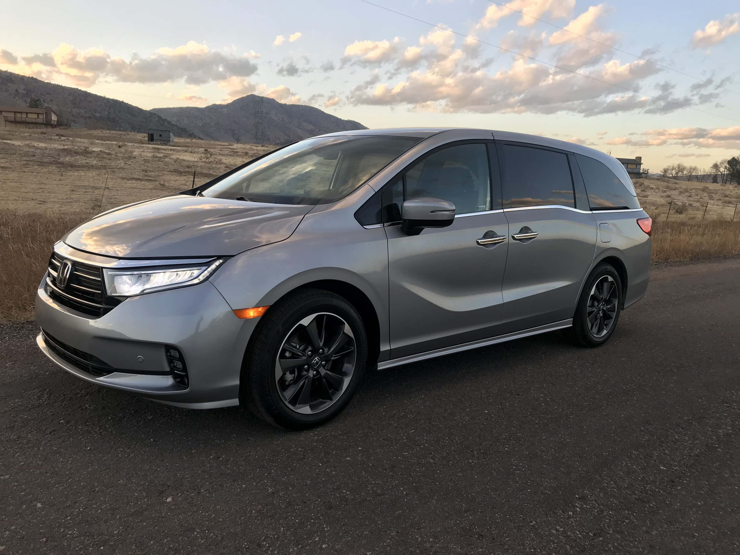 Honda Odyssey, silver, rural road, 2K Desktop Wallpaper