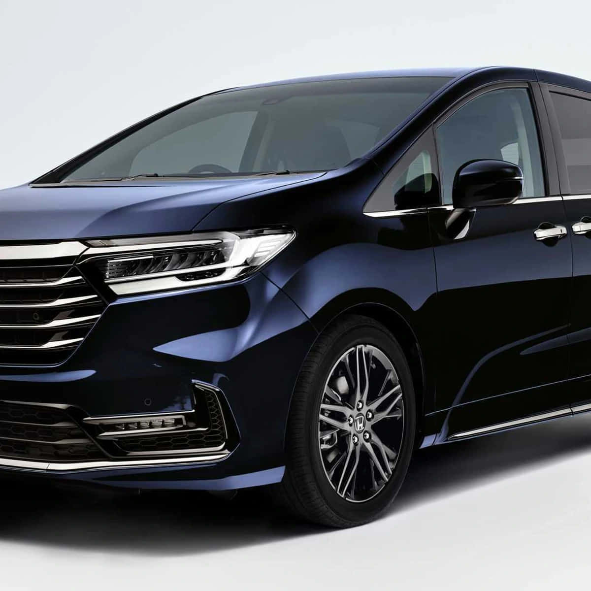 Honda Odyssey, dark blue, chrome accents, SD Desktop Wallpaper