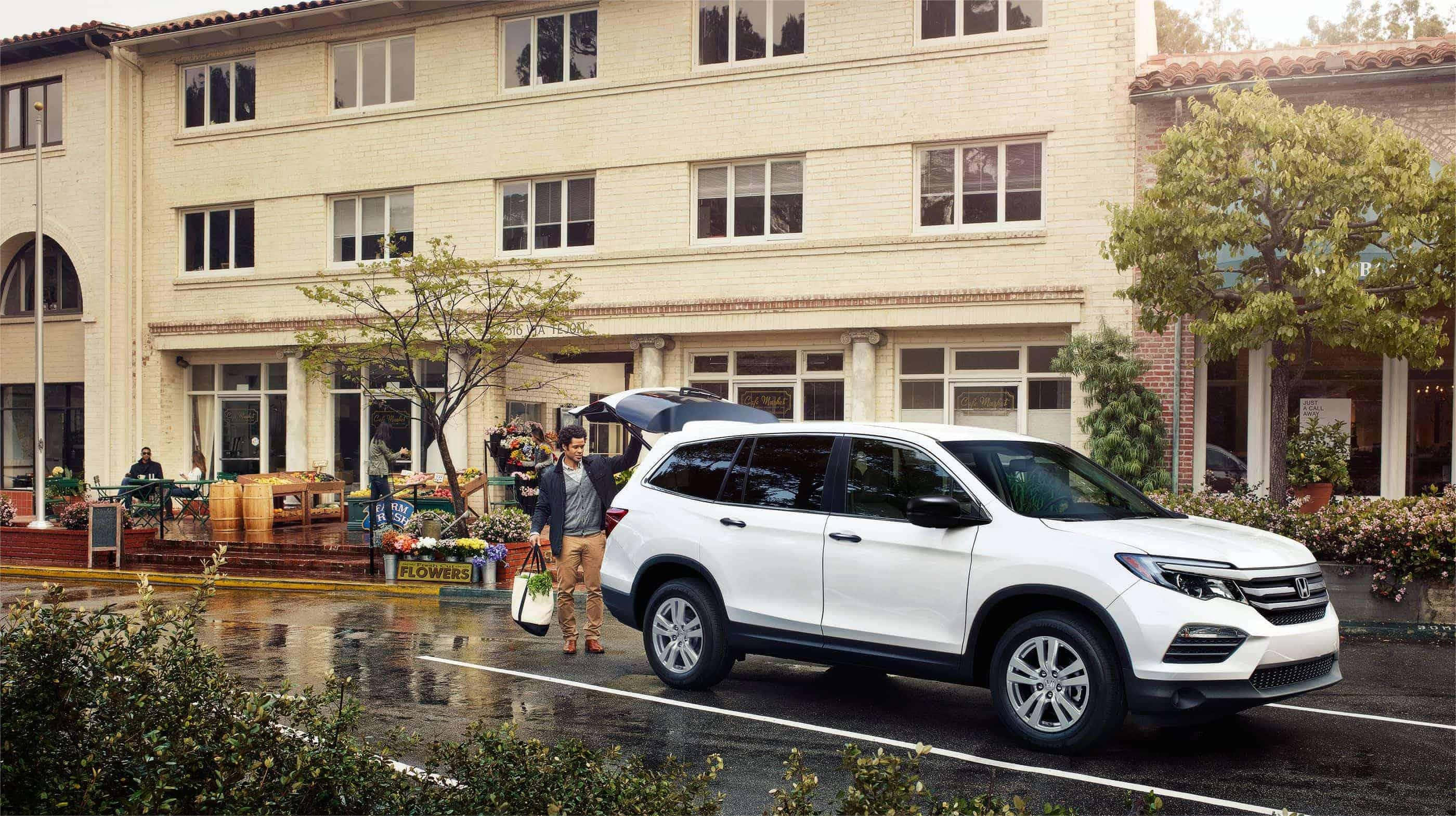 Honda Pilot, white SUV, wet parking lot, 2K Desktop Wallpaper