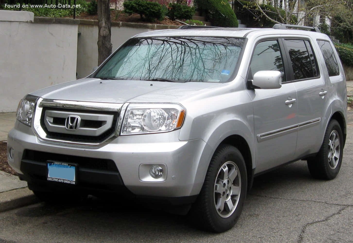 Honda Pilot, silver, cracked asphalt street, HD Desktop Wallpaper