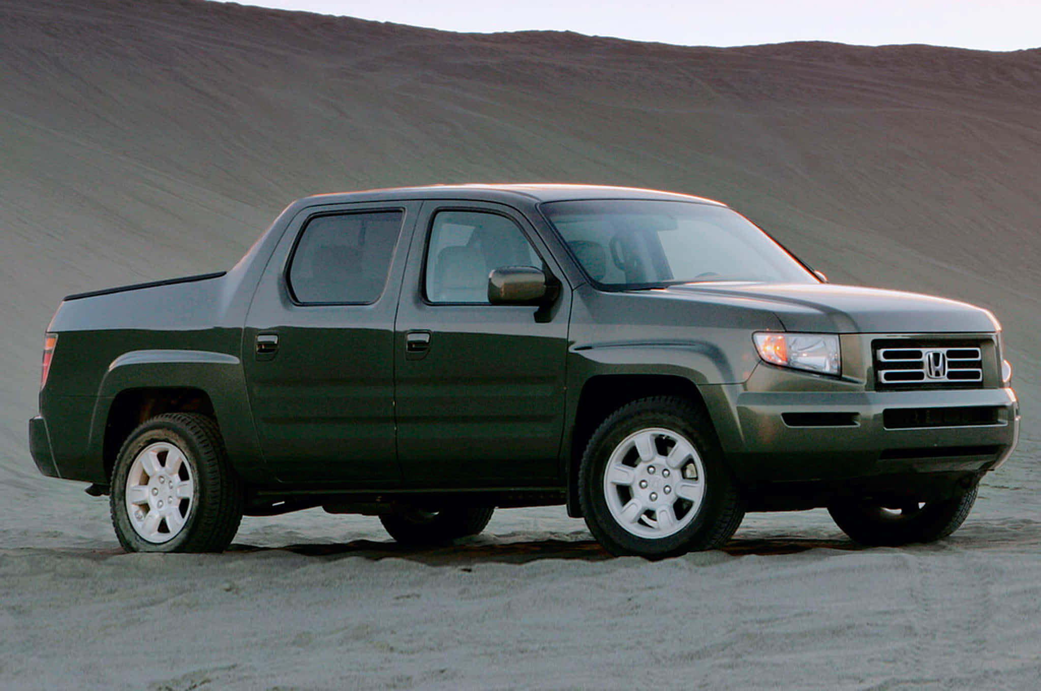 Honda Ridgeline, dark green, sandy terrain, Full HD Desktop Wallpaper