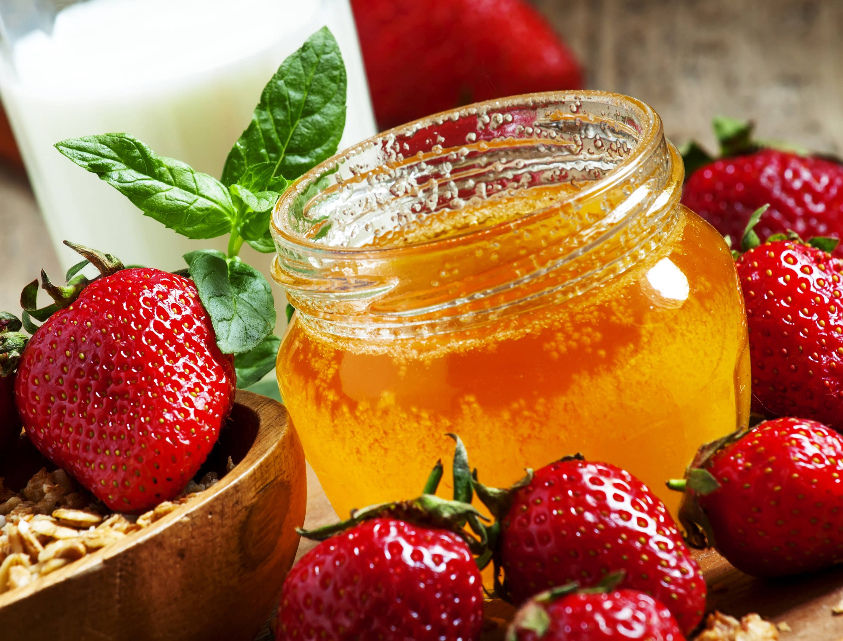 honey, strawberries, mint leaves, 2K Desktop Wallpaper
