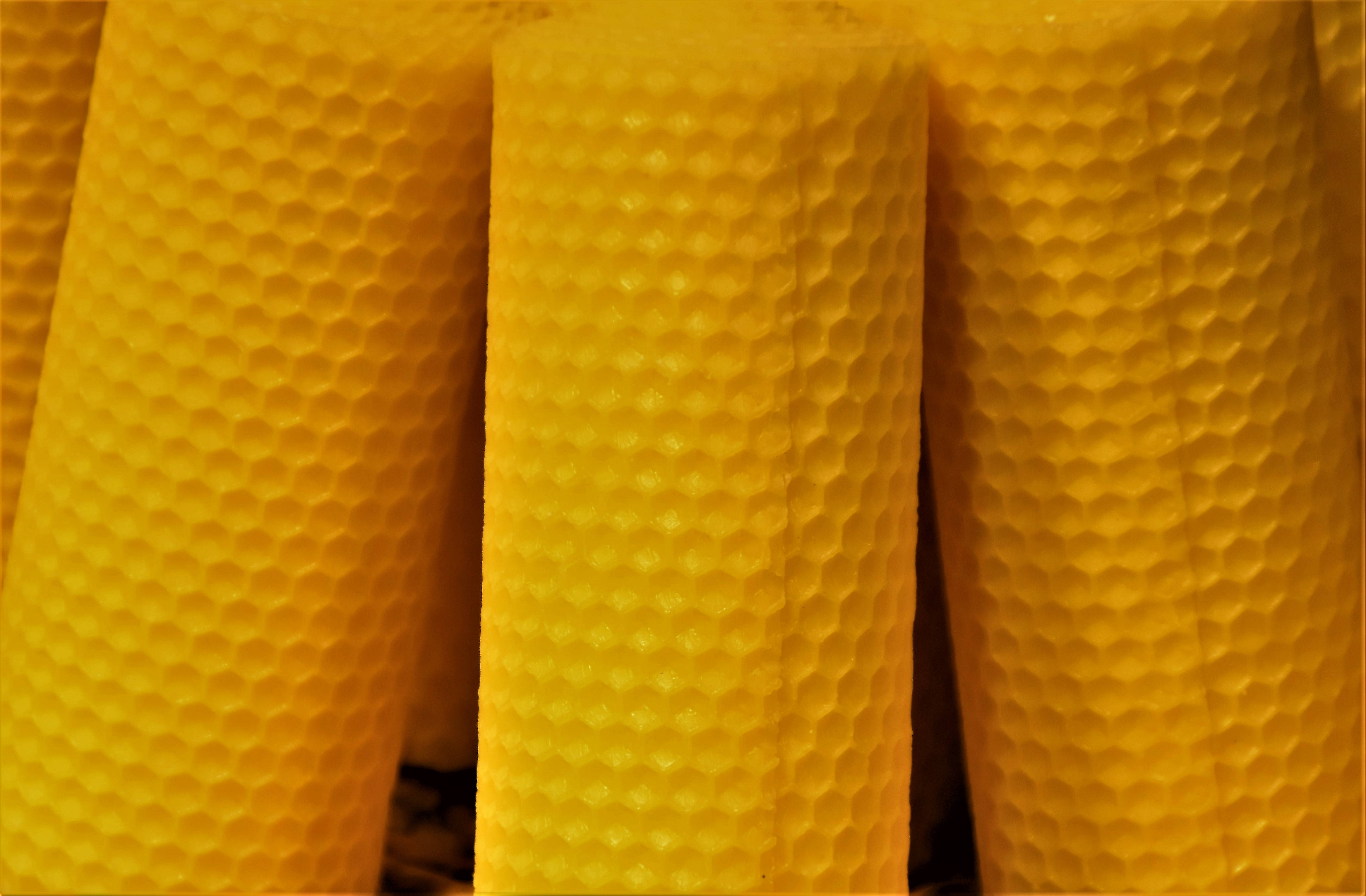 Honeycomb Pattern Rolls, vibrant yellow, hexagonal patterns, 4K Desktop Wallpaper
