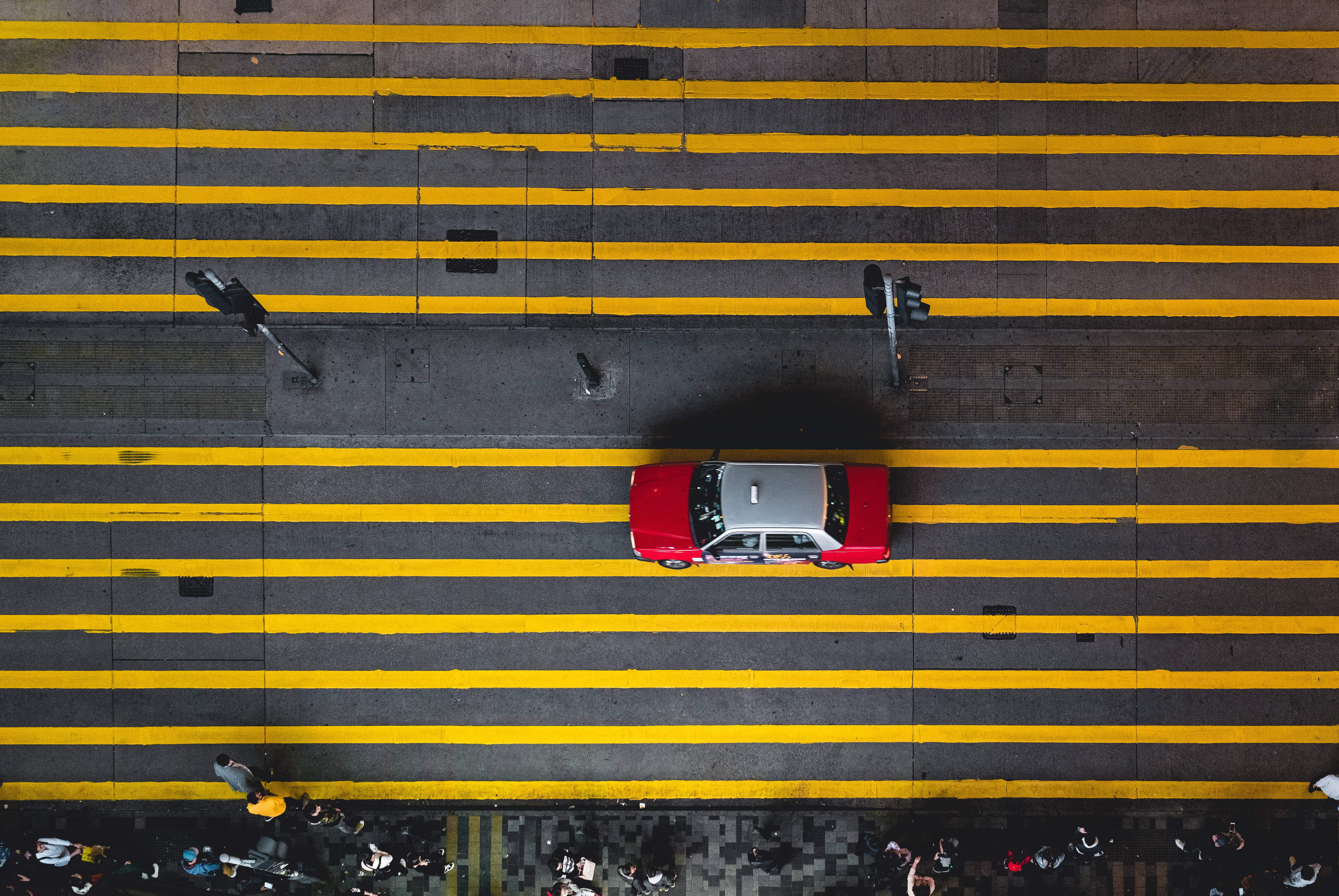 Hong Kong, red taxi, yellow stripes, 4K Desktop Wallpaper